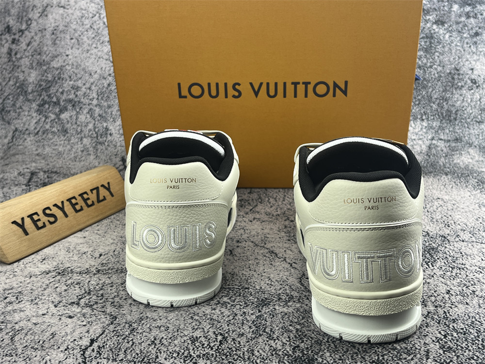 UA LV Trainer Sneaker