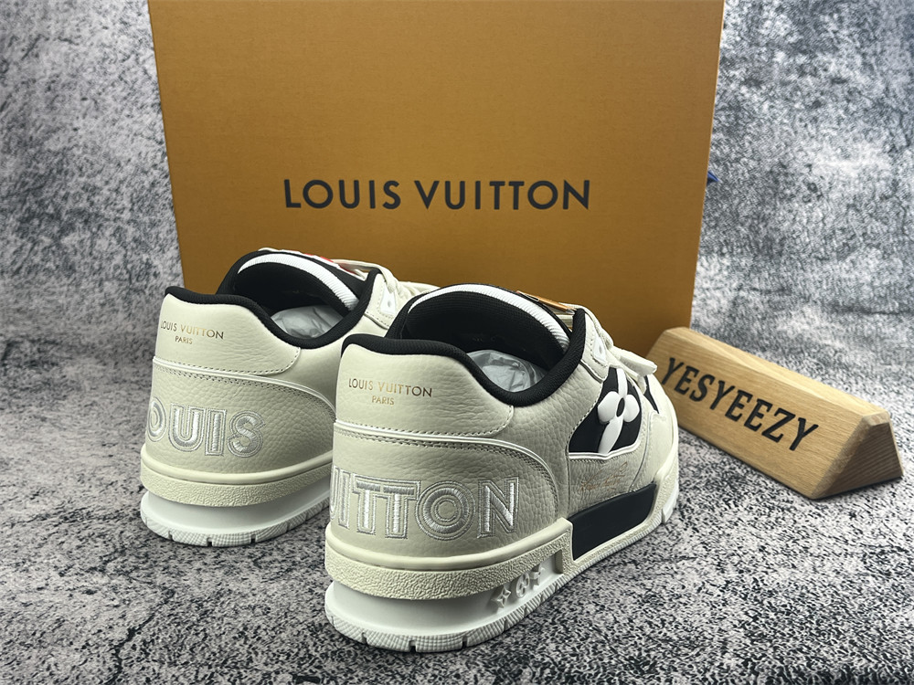 UA LV Trainer Sneaker