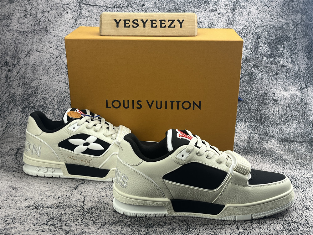 UA LV Trainer Sneaker
