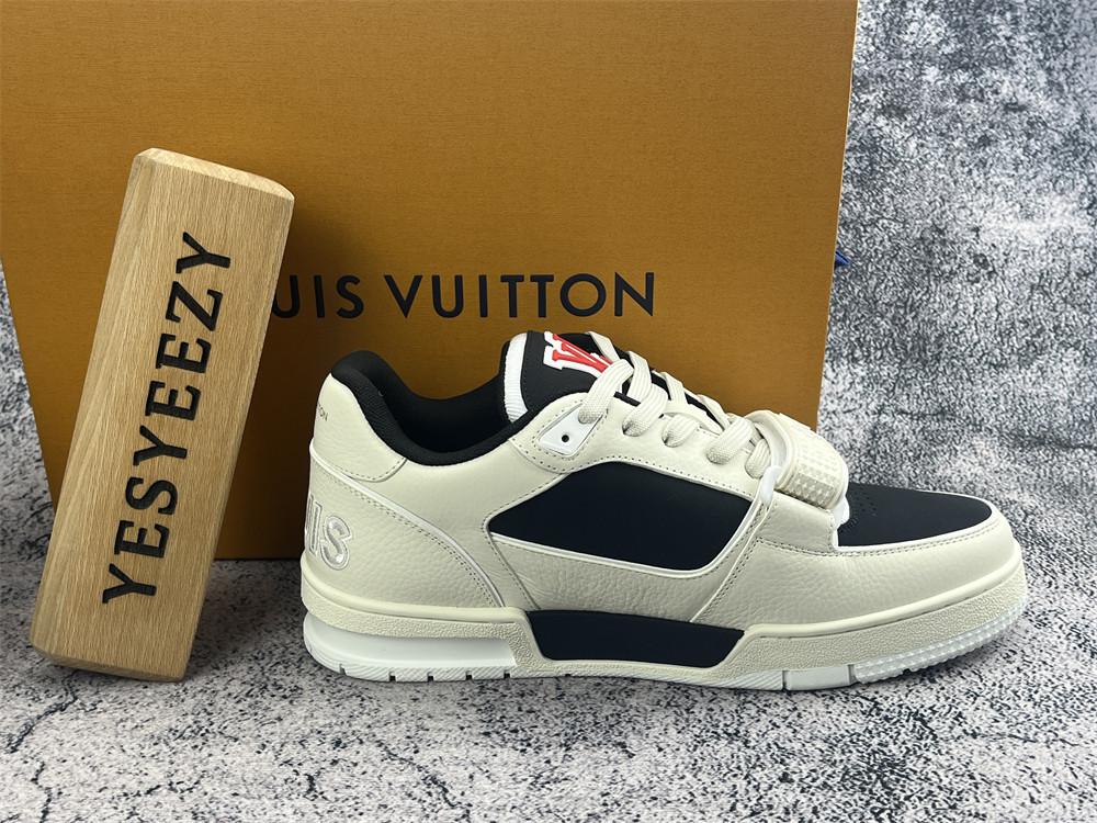 UA LV Trainer Sneaker