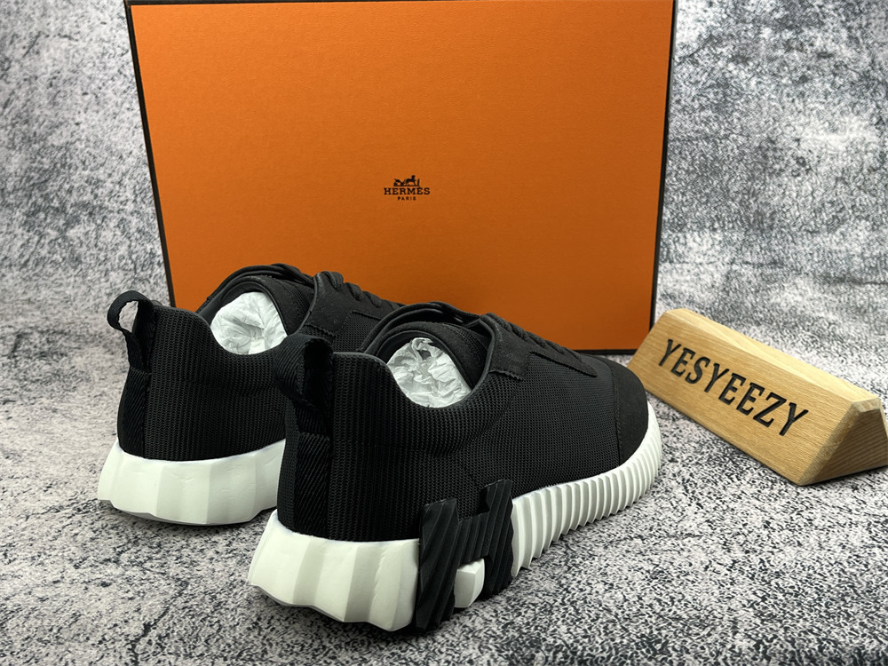 UA H**me5 Bouncing Sneaker