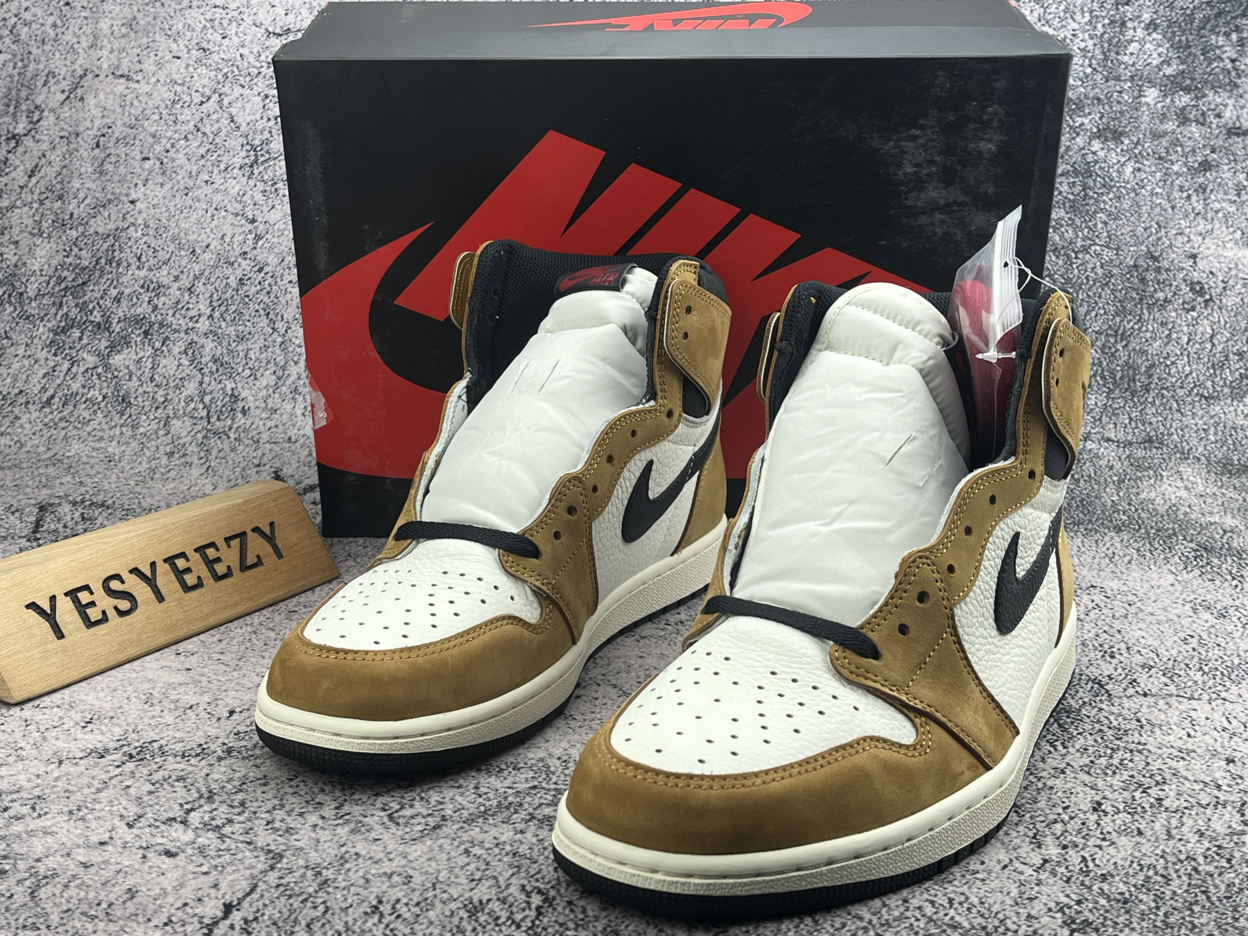 UA AIR JORDAN 1 HIGH