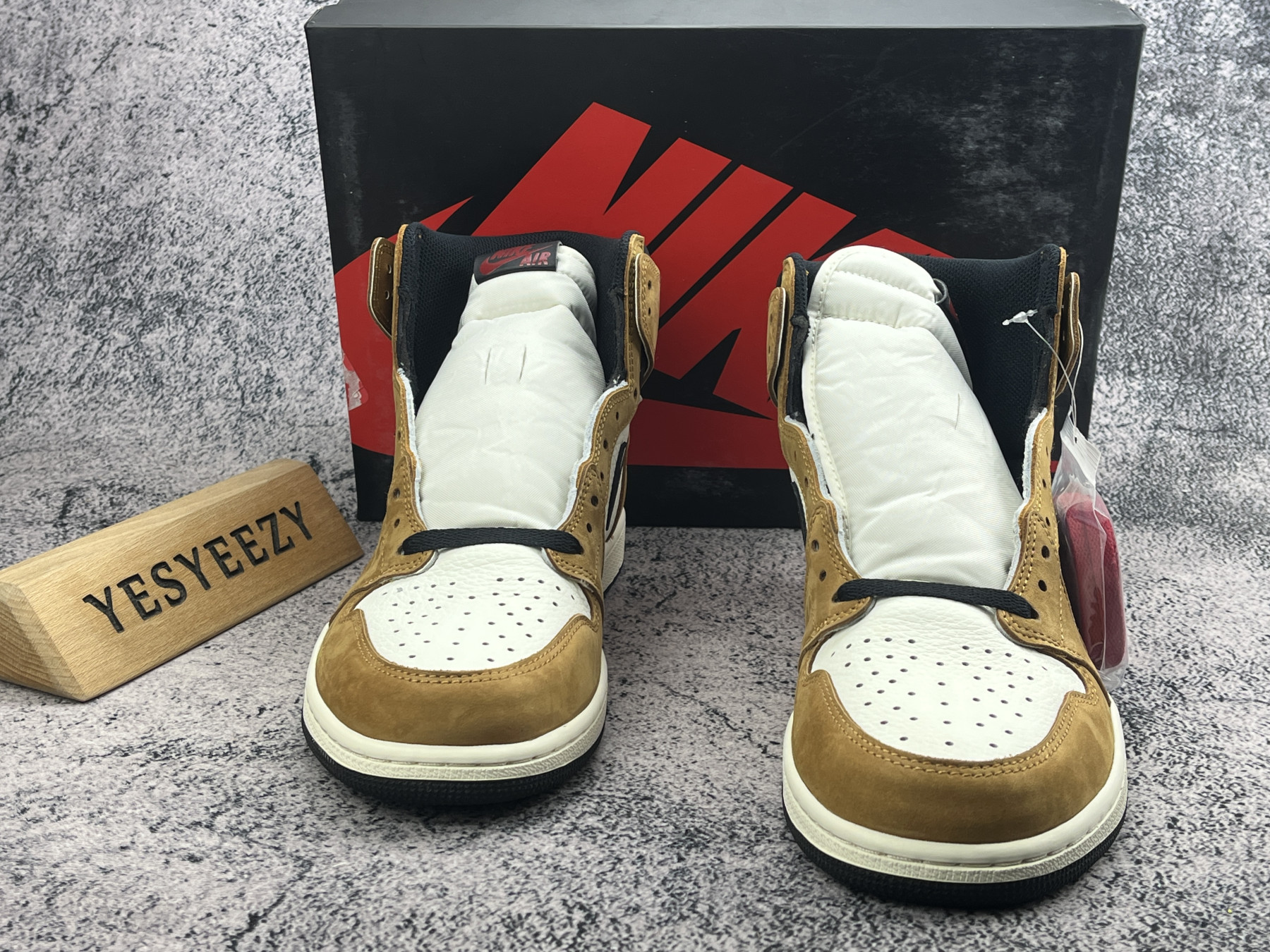 UA AIR JORDAN 1 HIGH