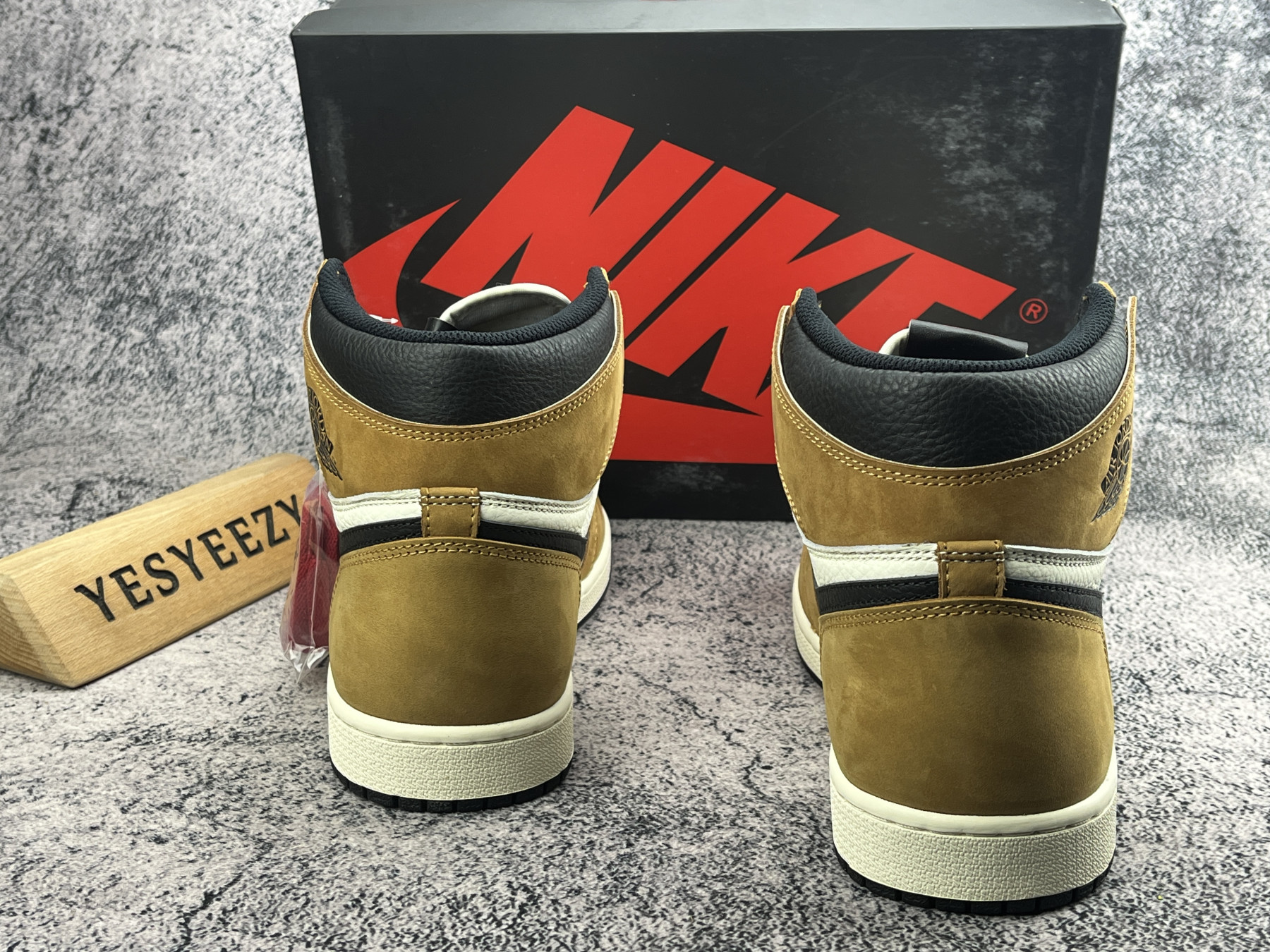 UA AIR JORDAN 1 HIGH