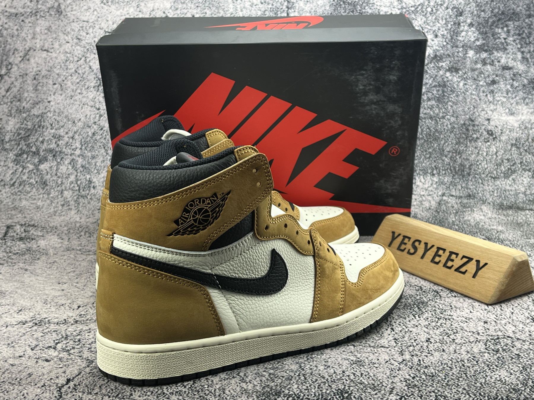 UA AIR JORDAN 1 HIGH