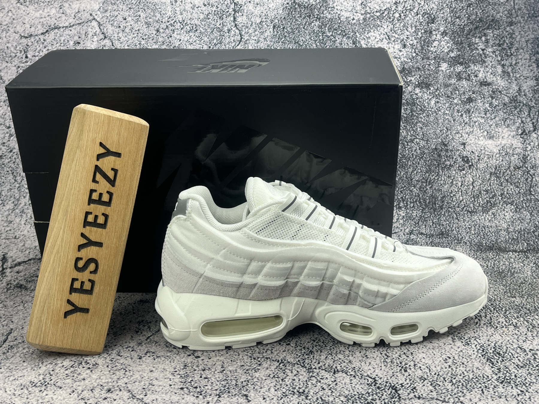 UA Nike Air Max 95