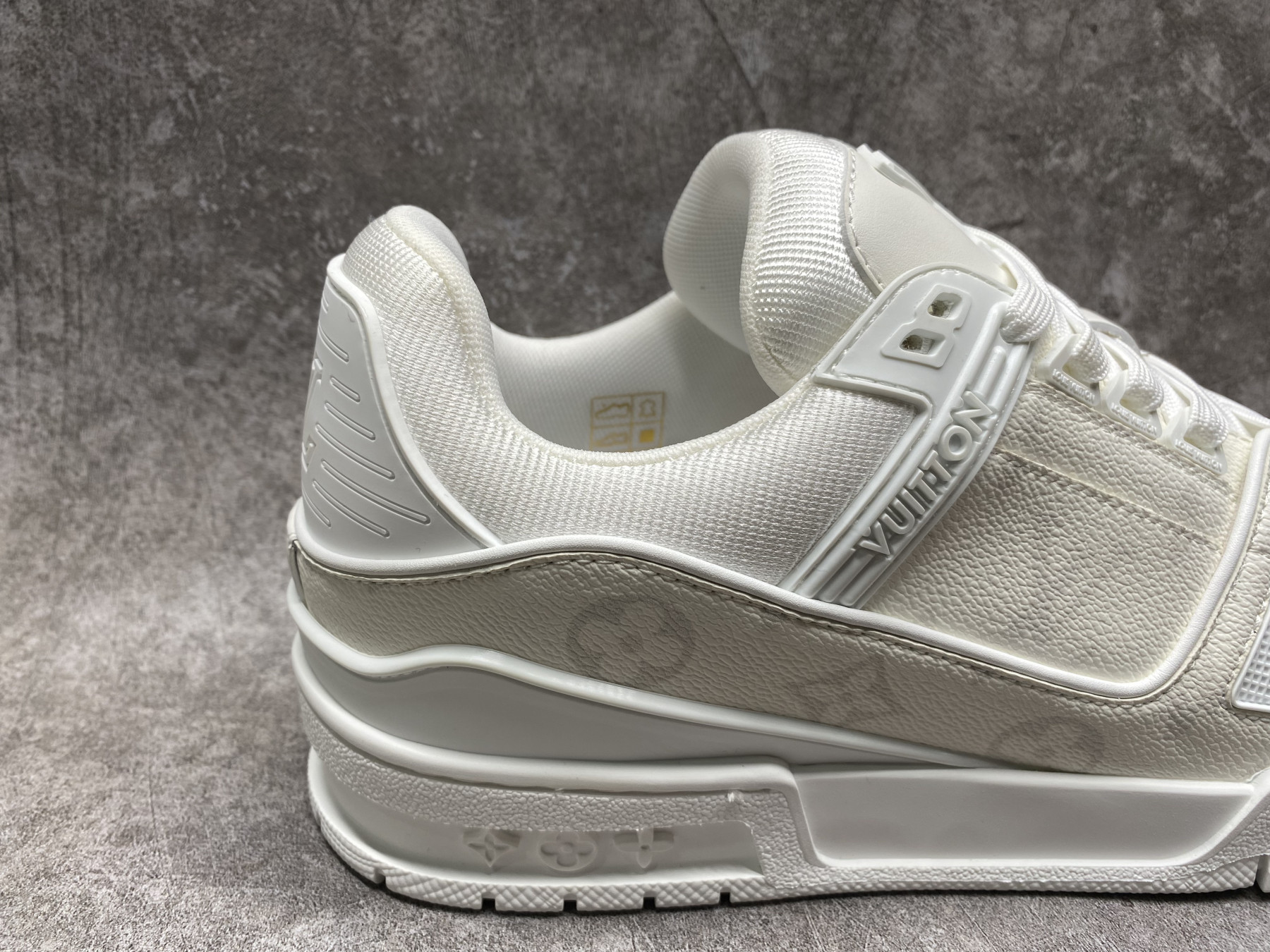 UA LV Trainer Sneaker