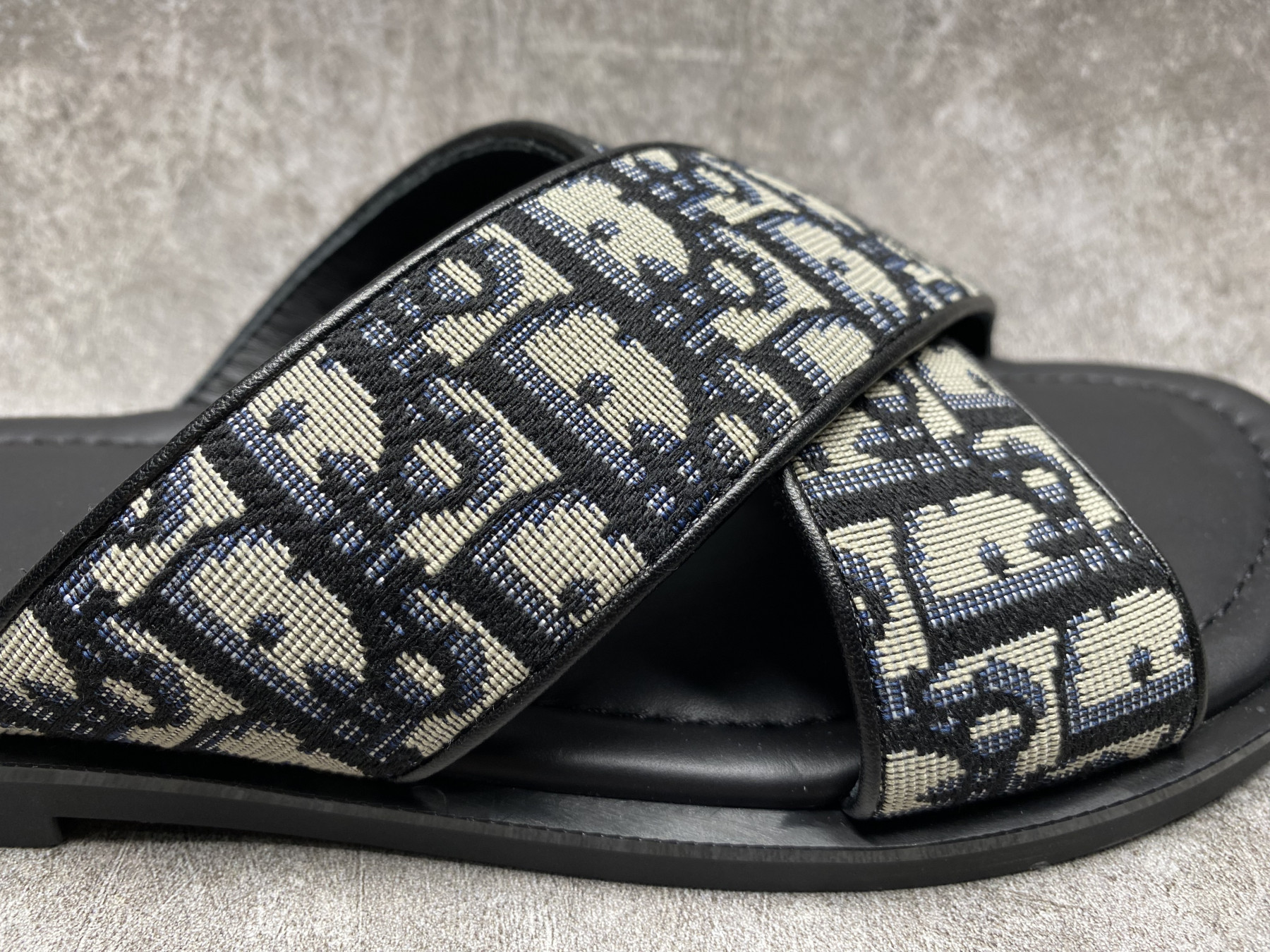 UA D10r Alias Sandal