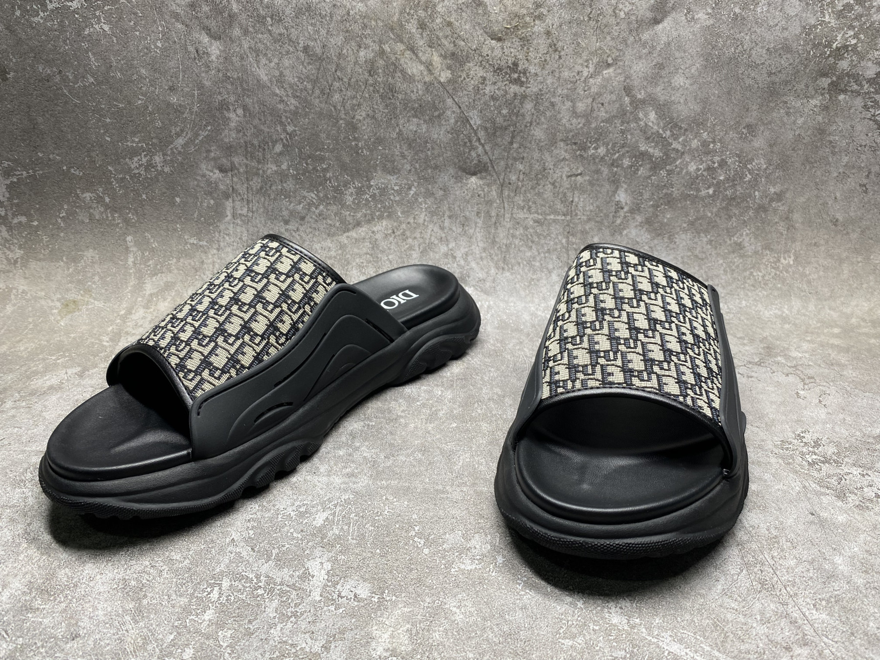 UA D10r Sandal