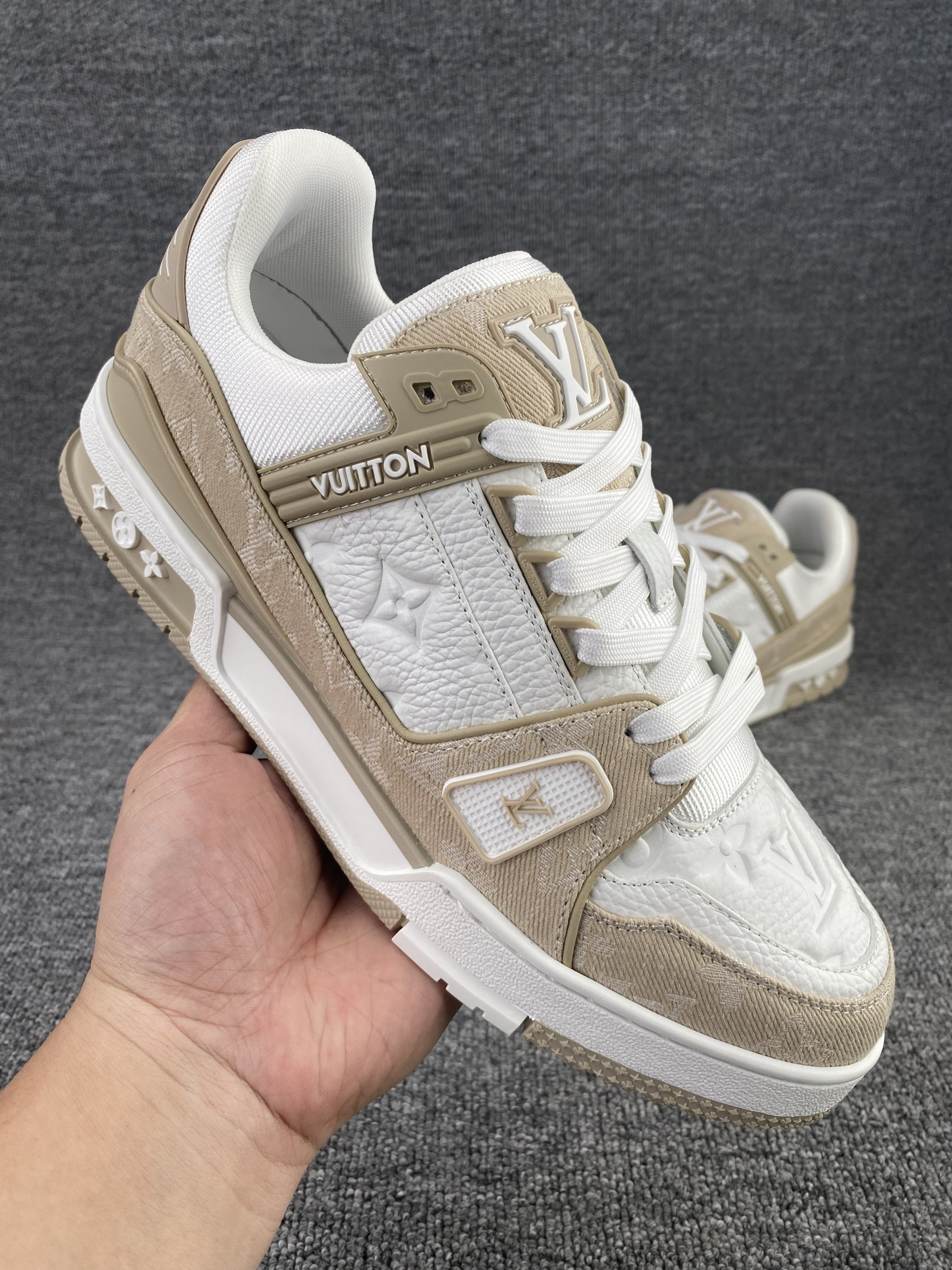 UA LV trainer Sneakers