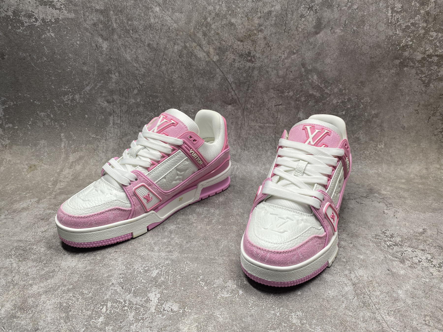 UA LV trainer Sneakers