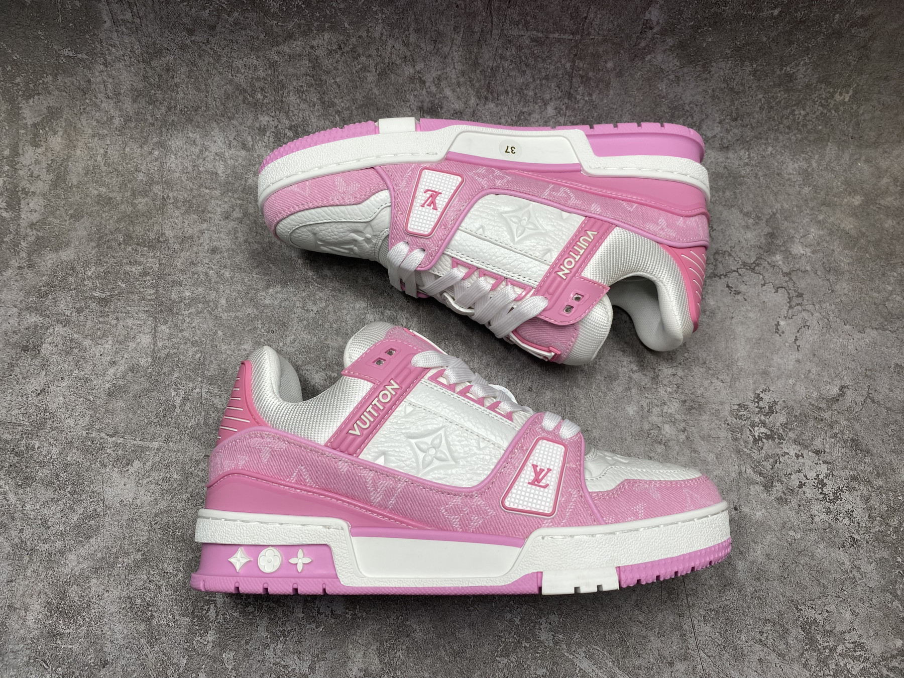 UA LV trainer Sneakers