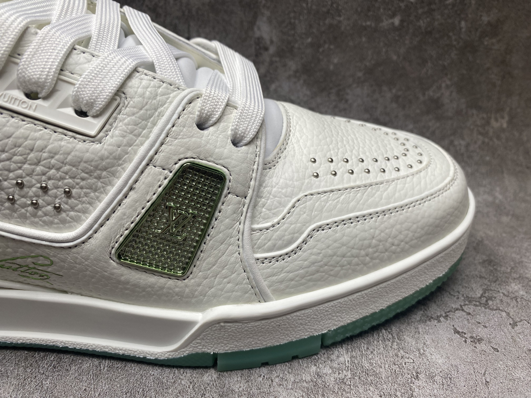 UA LV trainer Sneakers