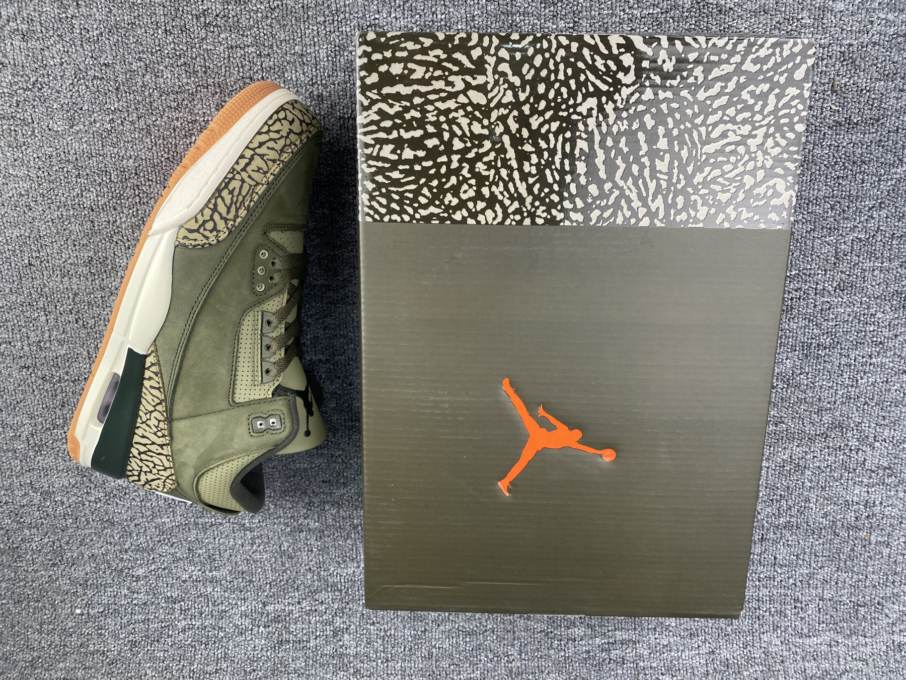 UA Jordan 3 Retro