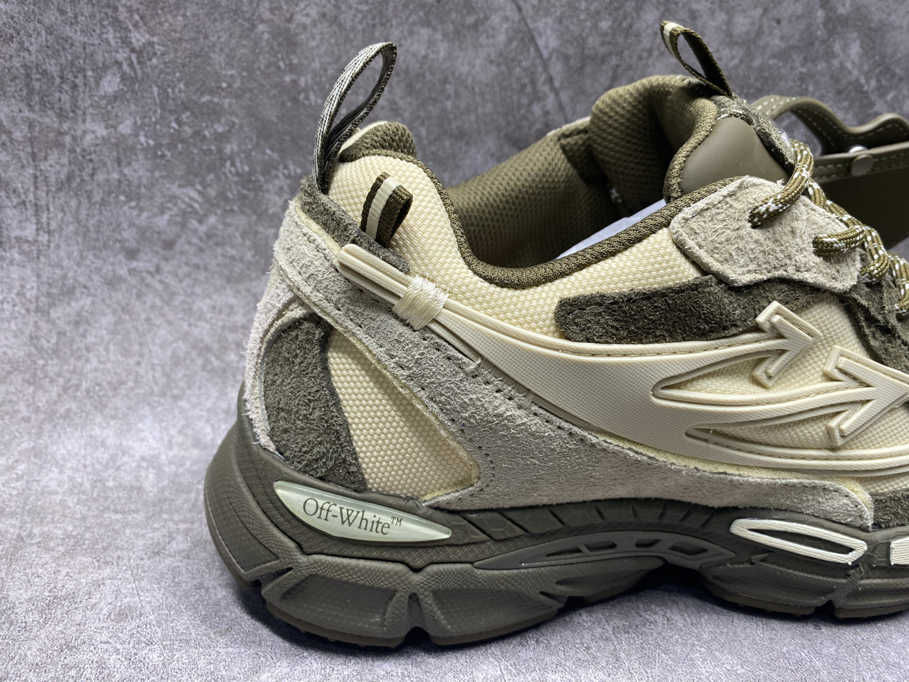 UA Off-White "BE RIGHT BACK"