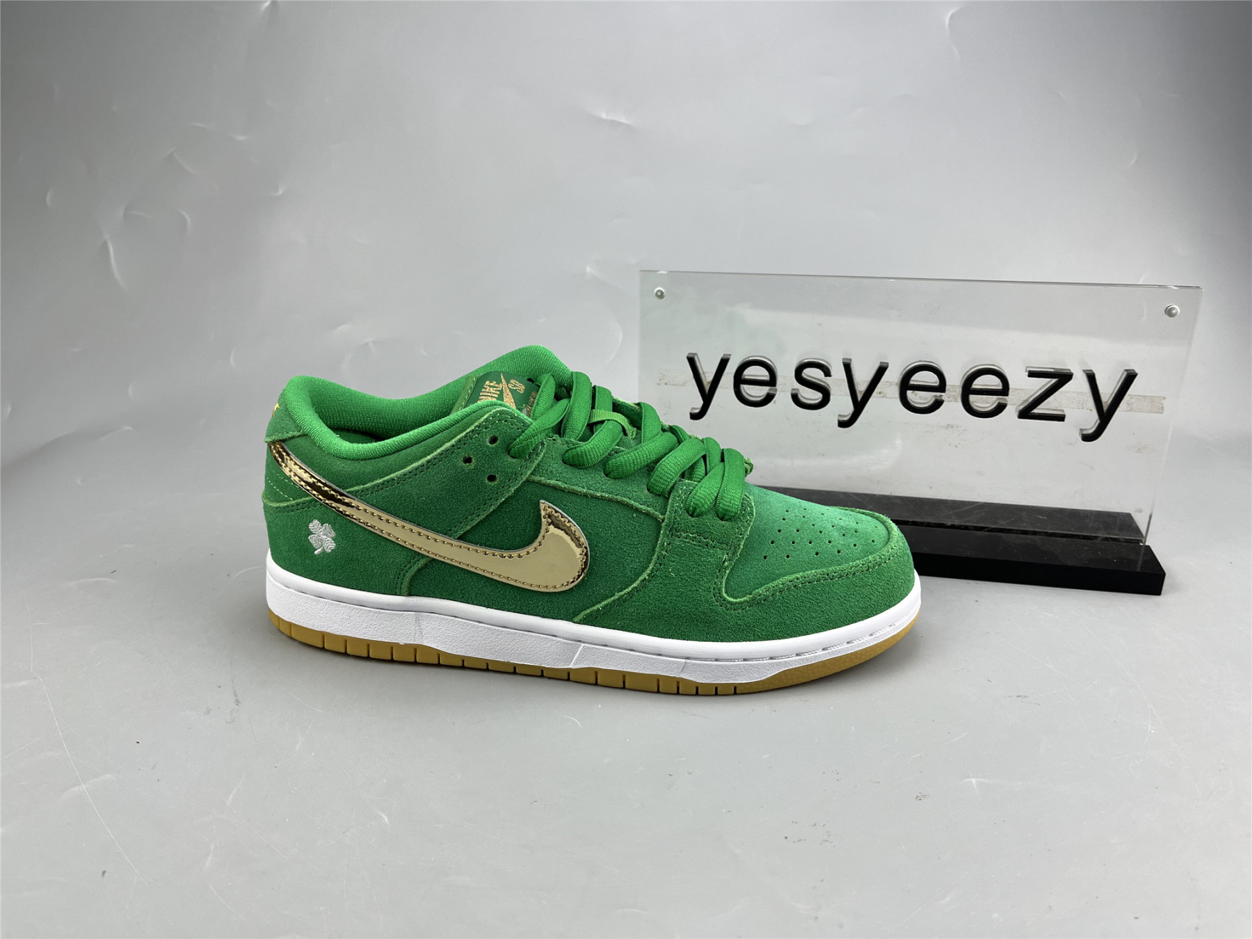 UA NIKE DUNK LOW SB 