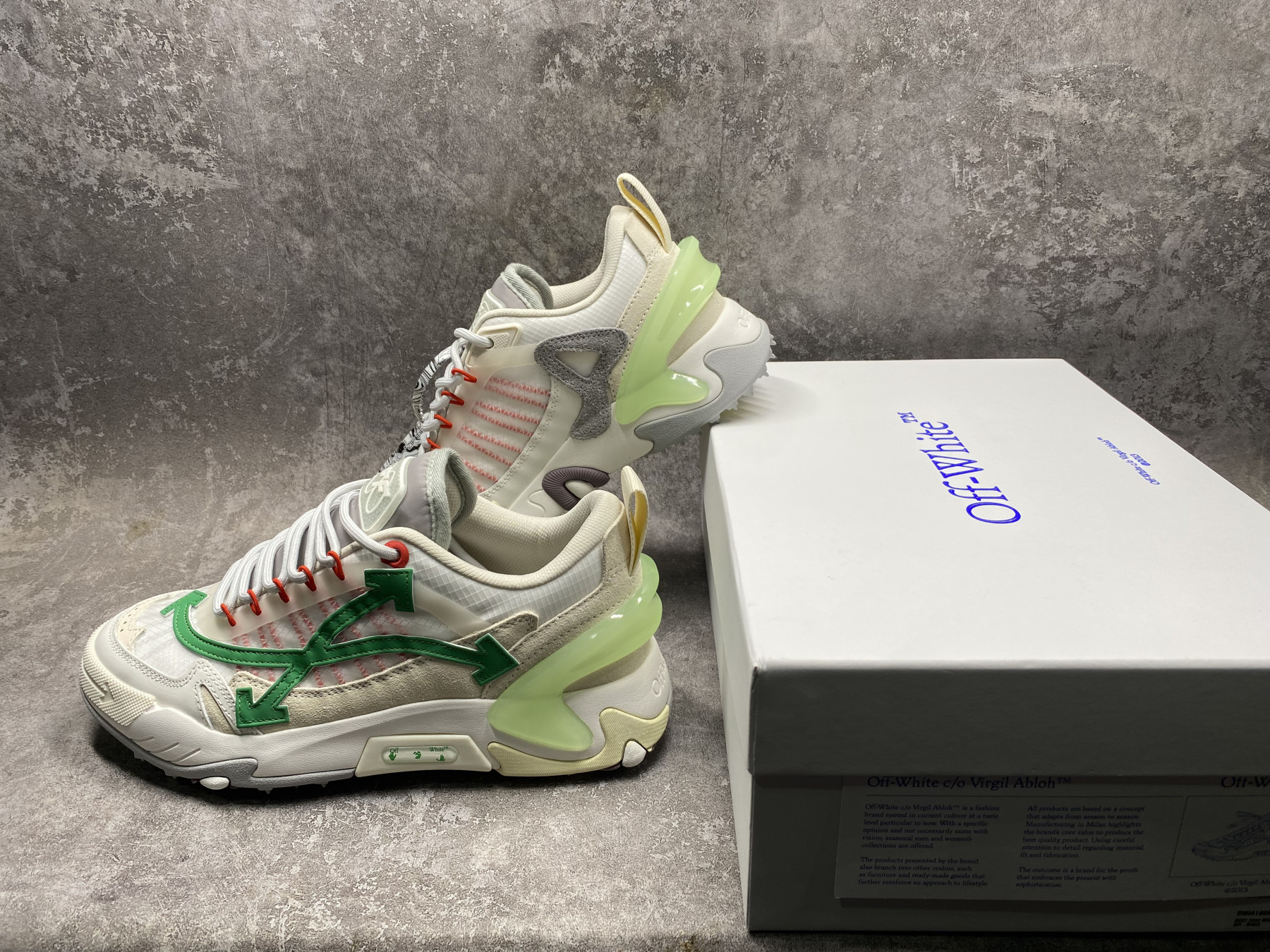 UA Off-White Odsy-2000 Sneaker