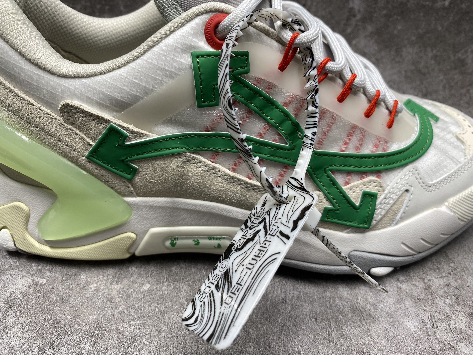 UA Off-White Odsy-2000 Sneaker