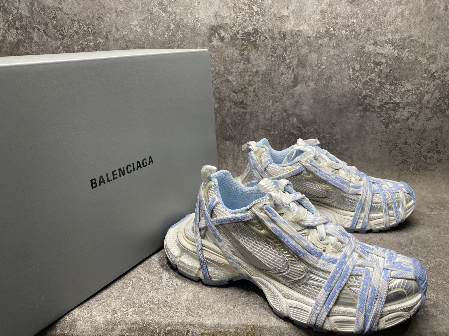 UA Balenciaga 3xl Extreme Laces Logo Sneaker(run one size large)