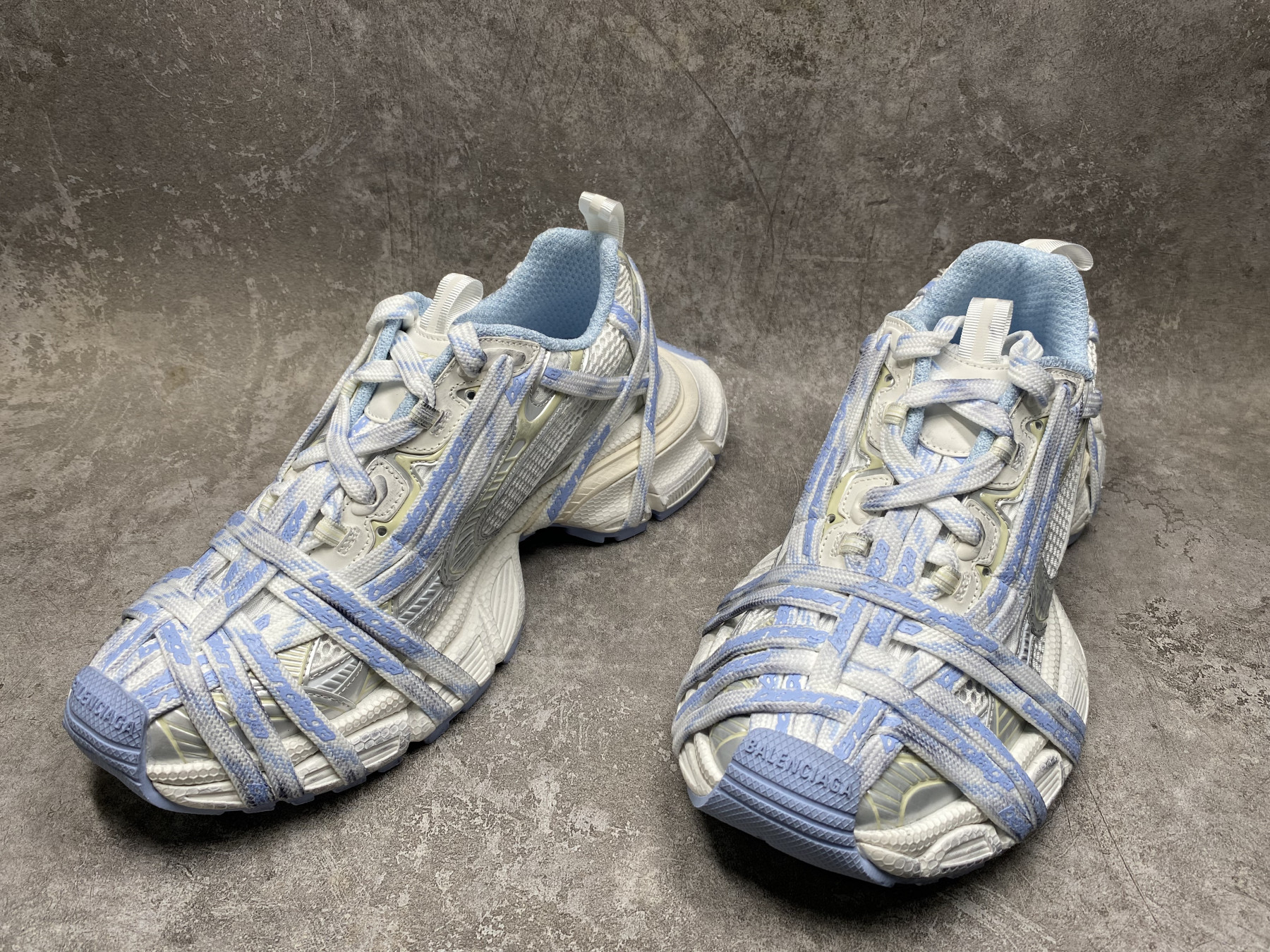 UA Balenciaga 3xl Extreme Laces Logo Sneaker(run one size large)