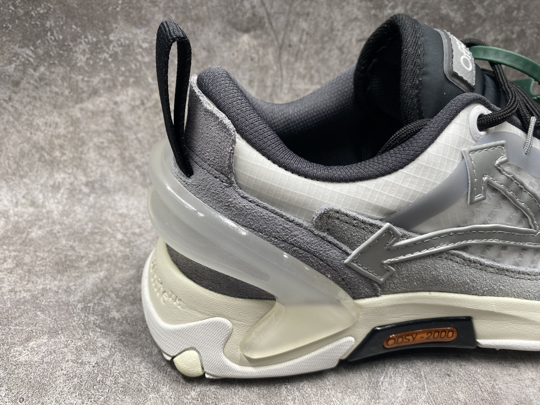 UA Off-White Odsy-2000 Sneaker