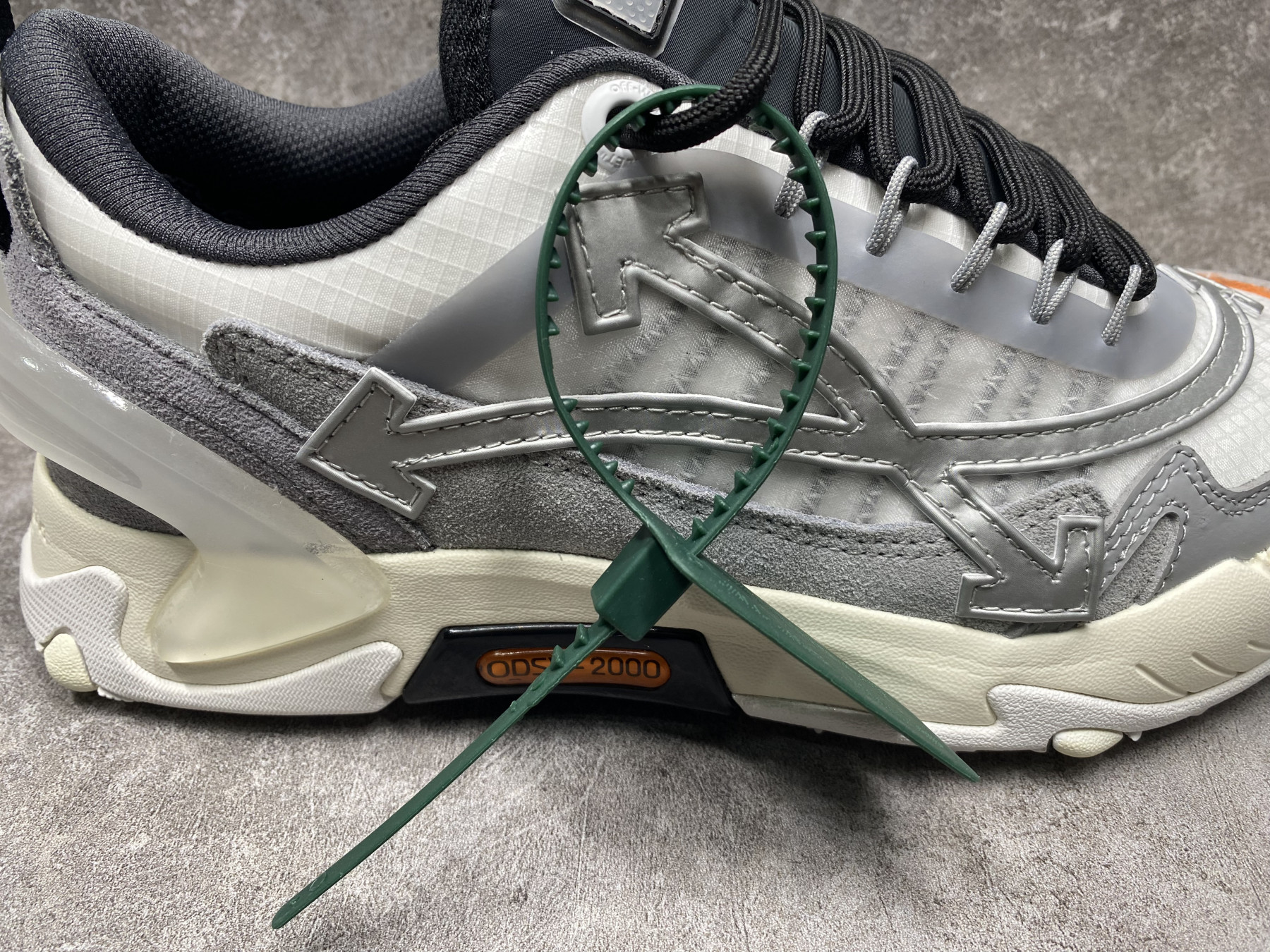 UA Off-White Odsy-2000 Sneaker