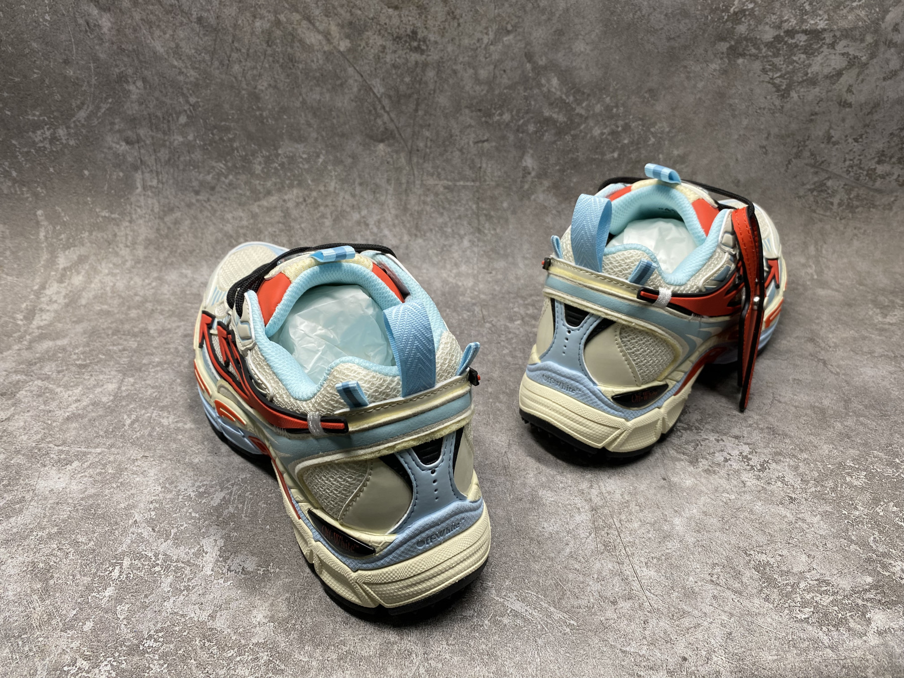 UA Off-White "BE RIGHT BACK"