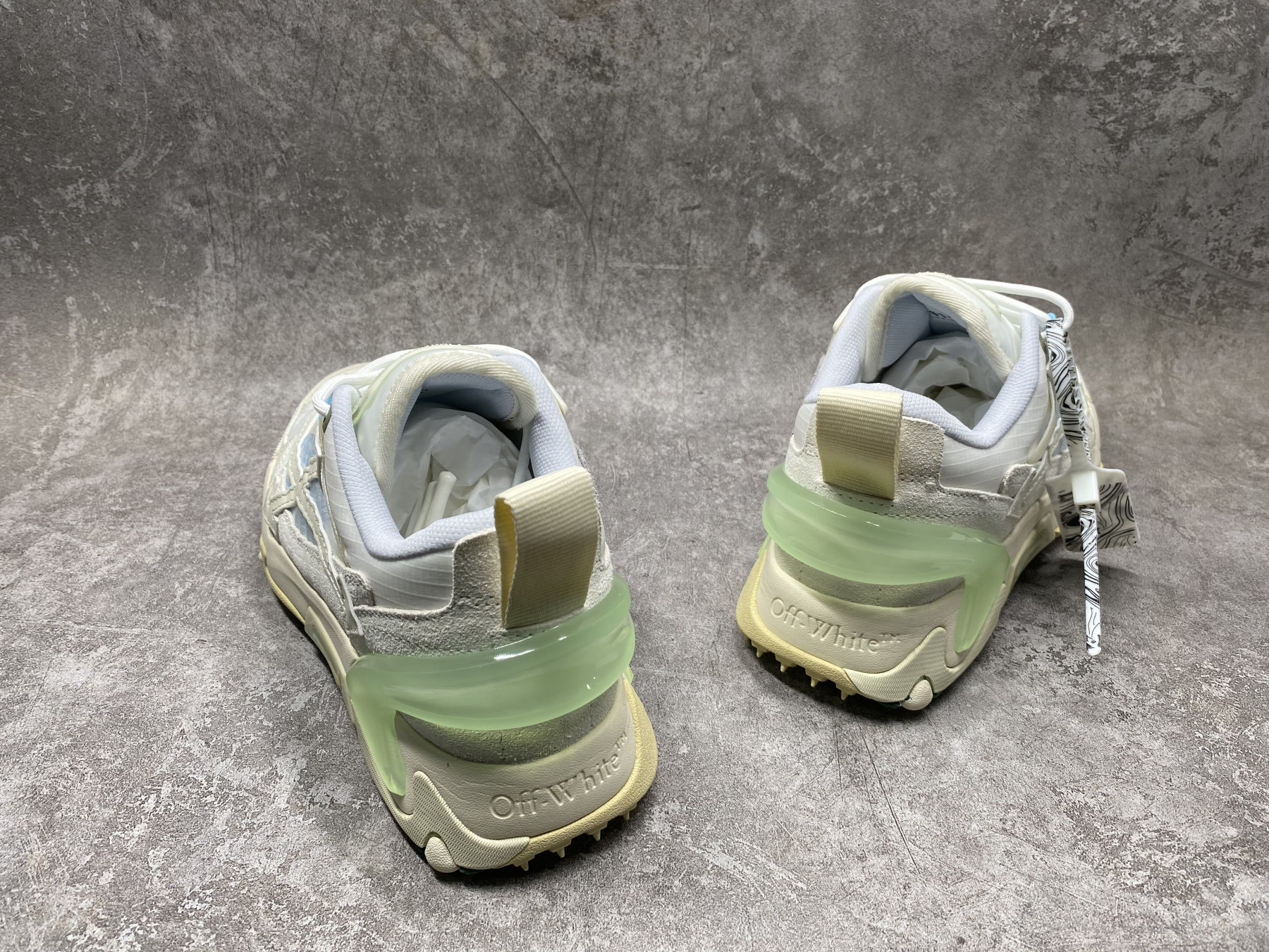 UA Off-White Odsy-2000 Sneaker