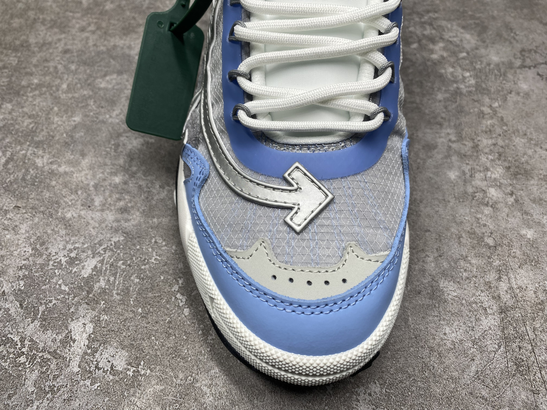 UA Off-White Odsy-2000 Sneaker