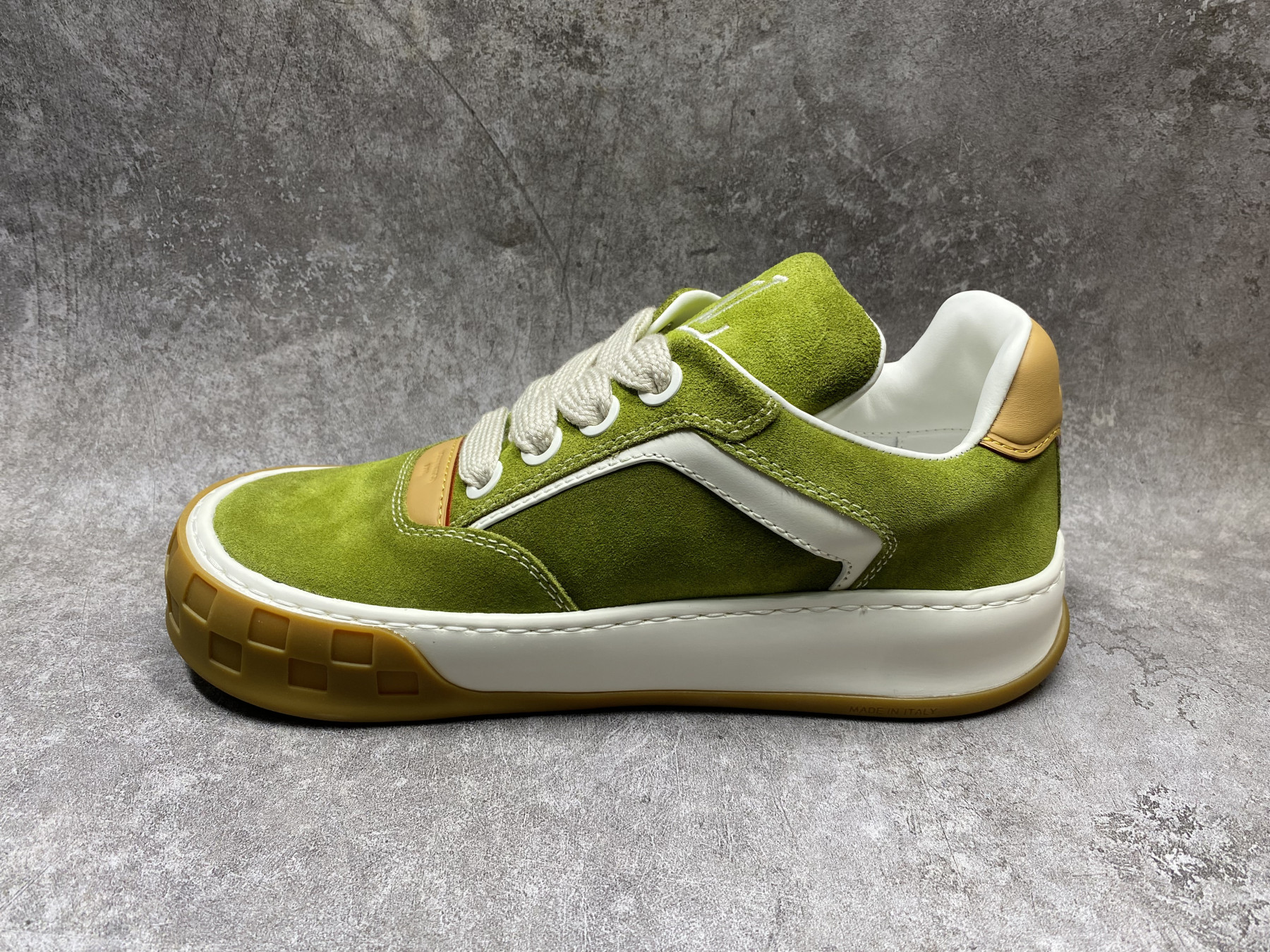 UA LV Tilted Sneaker