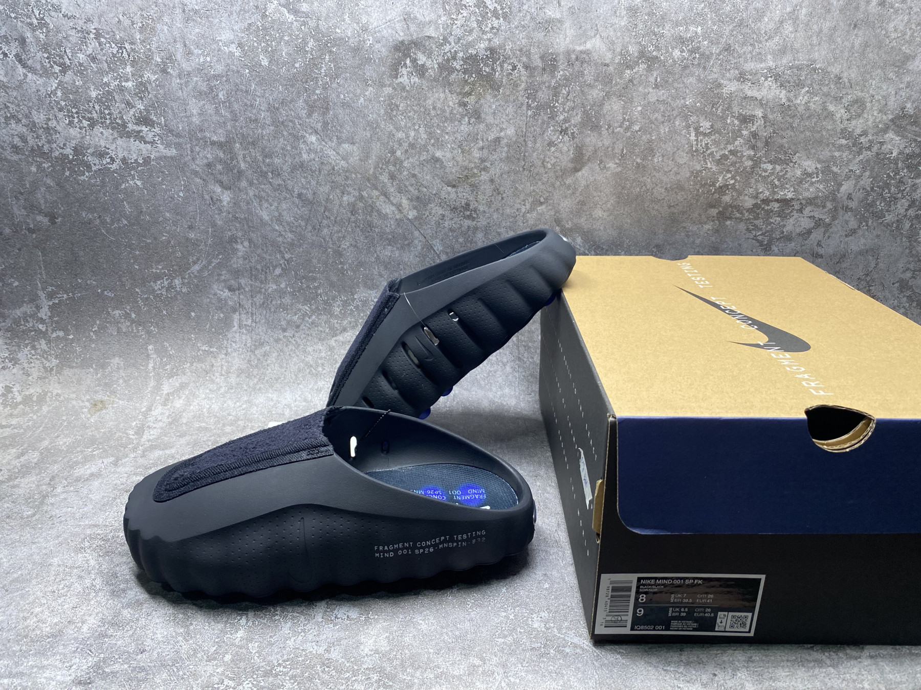 Nike Mind 001 Slide (Runs one size small)