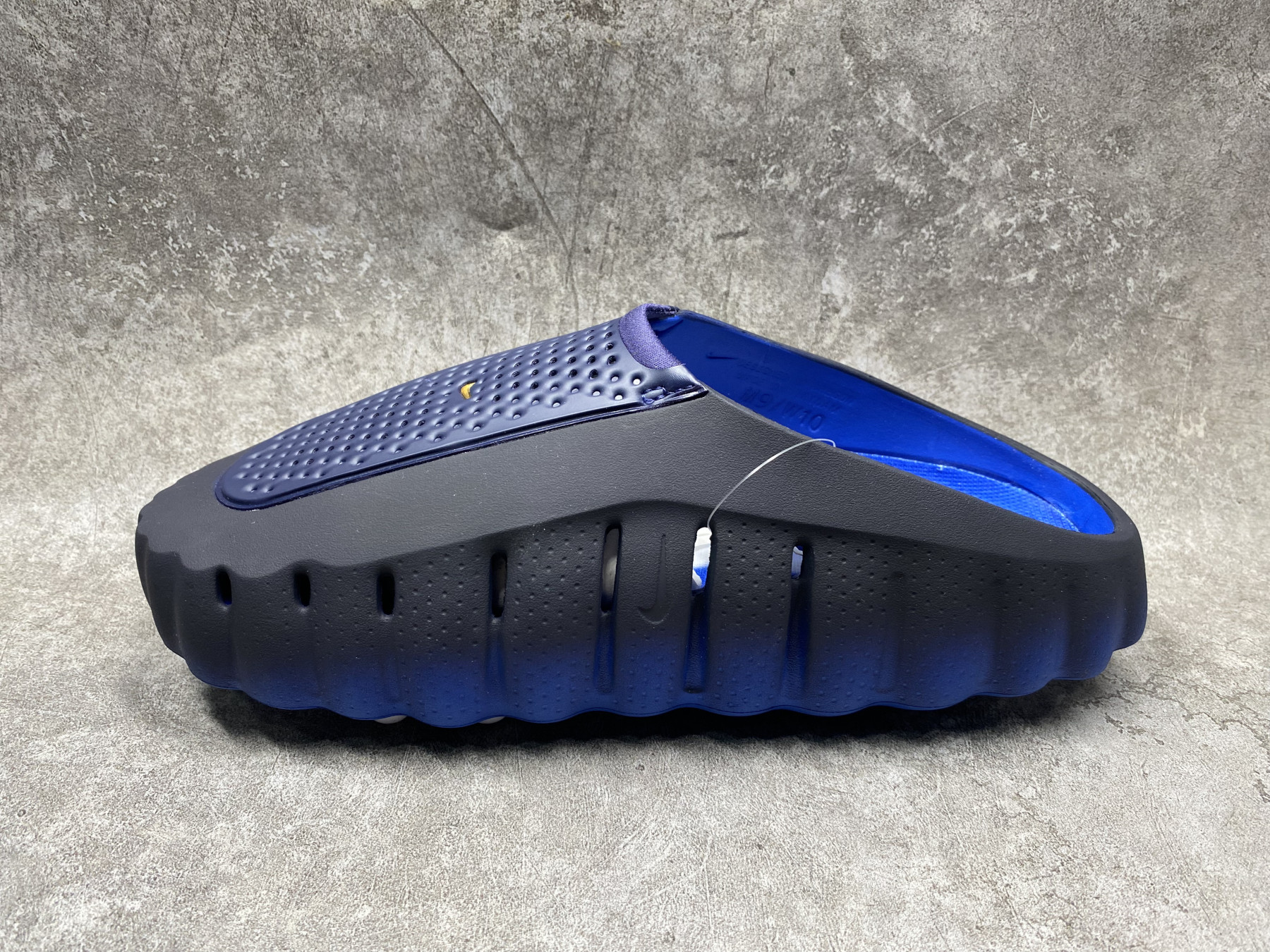 Nike Mind 001 Slide (Runs one size small)