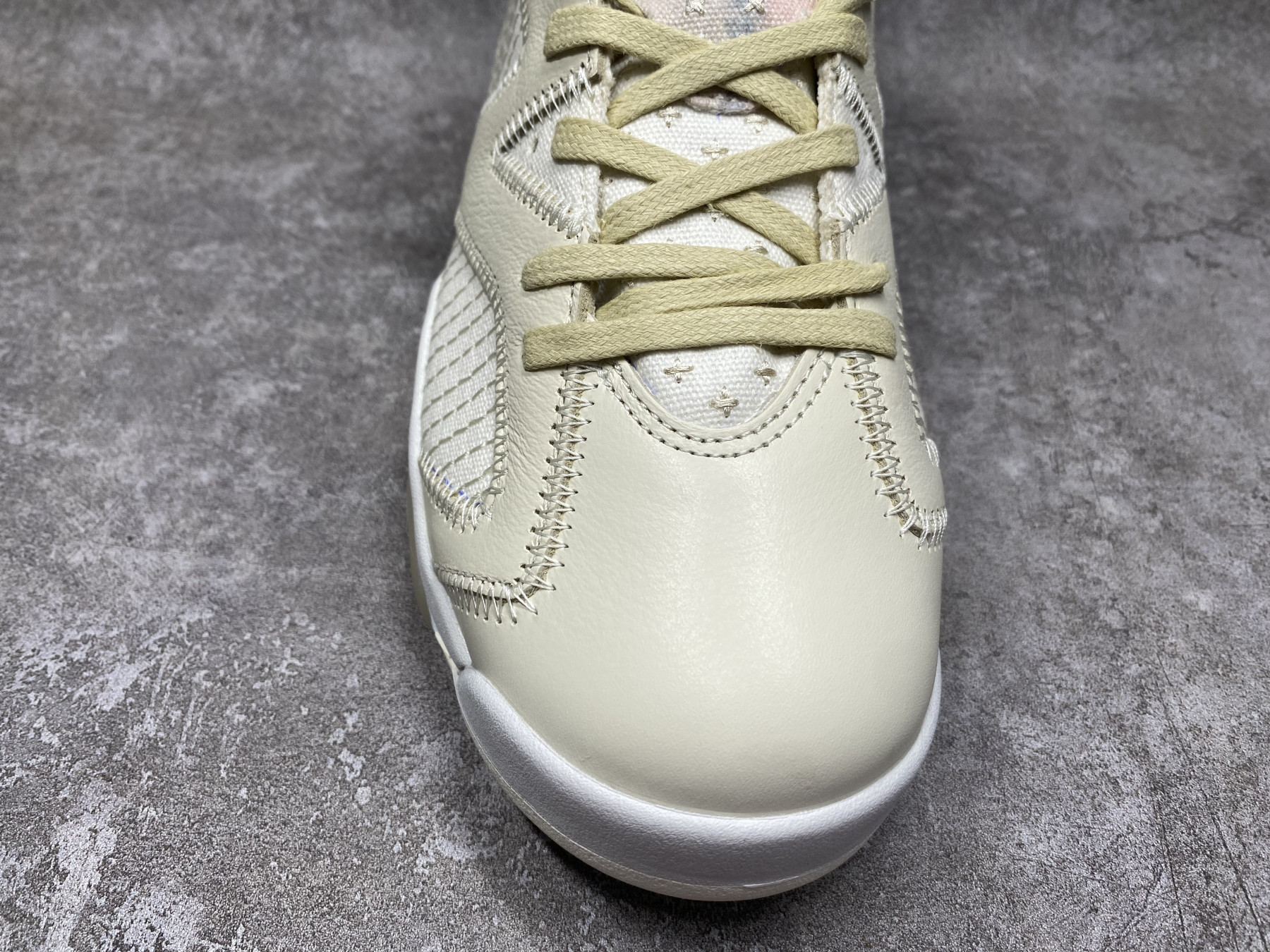 UA AIR JORDAN 6 Retro