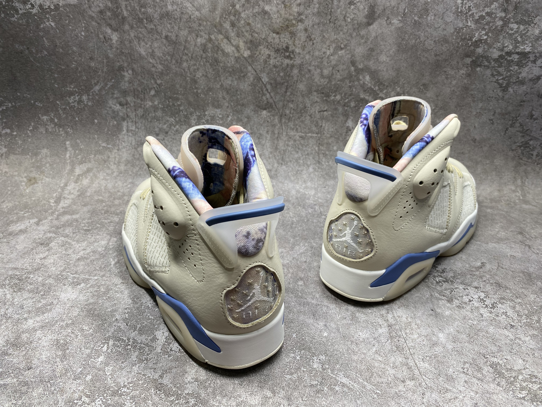 UA AIR JORDAN 6 Retro