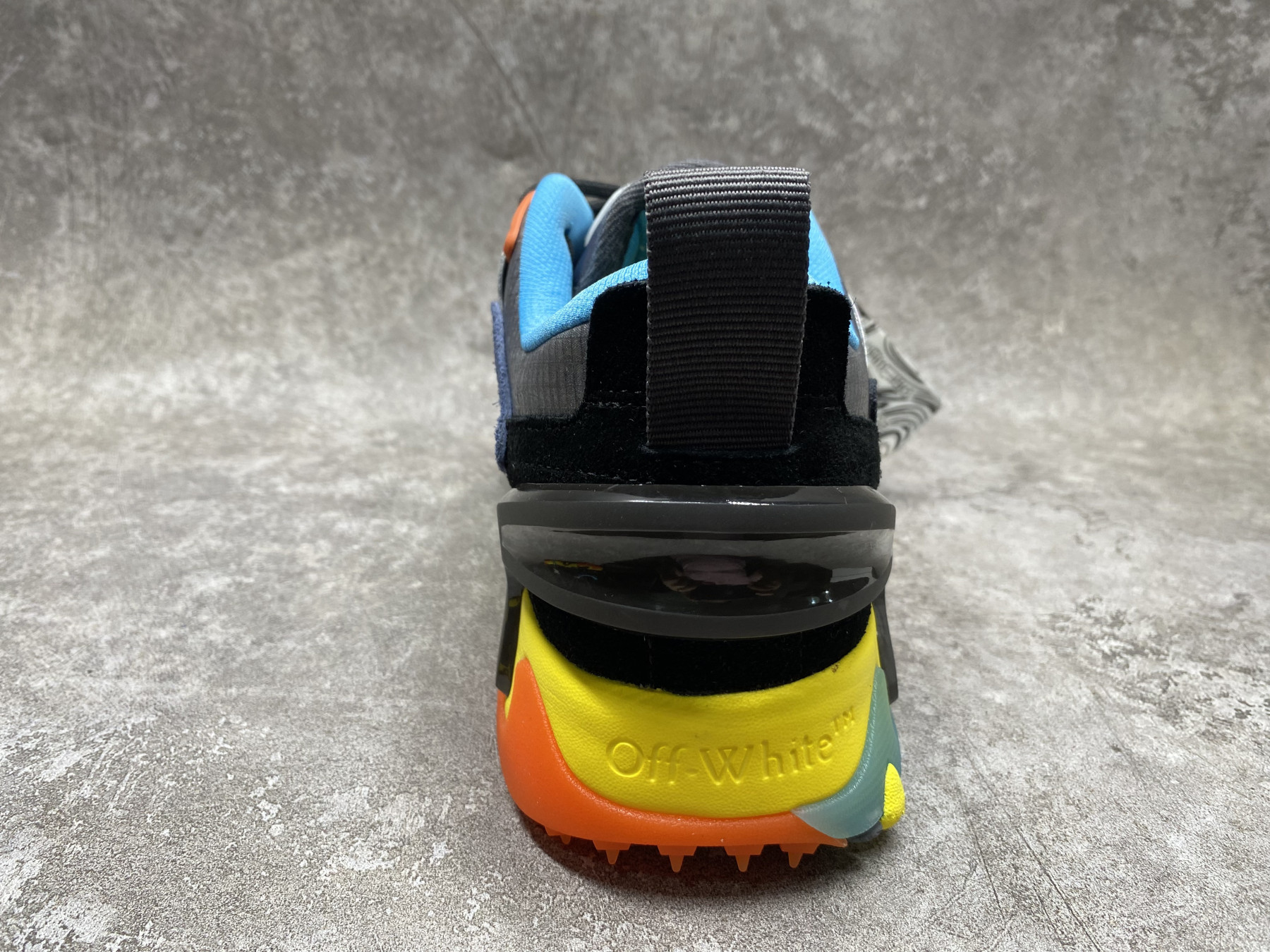 UA Off-White Odsy-2000 Sneaker