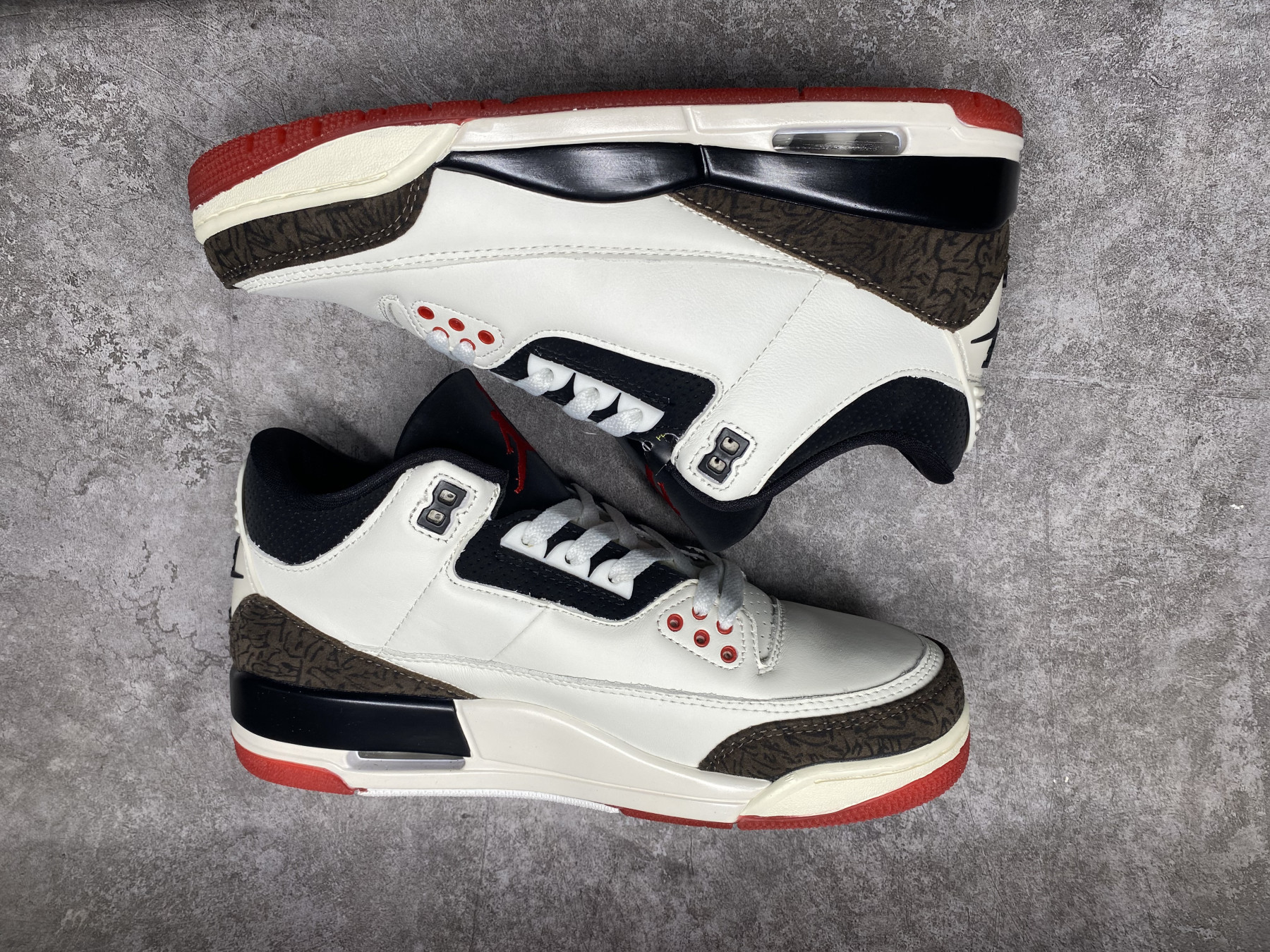 UA AIR JORDAN 3 Retro