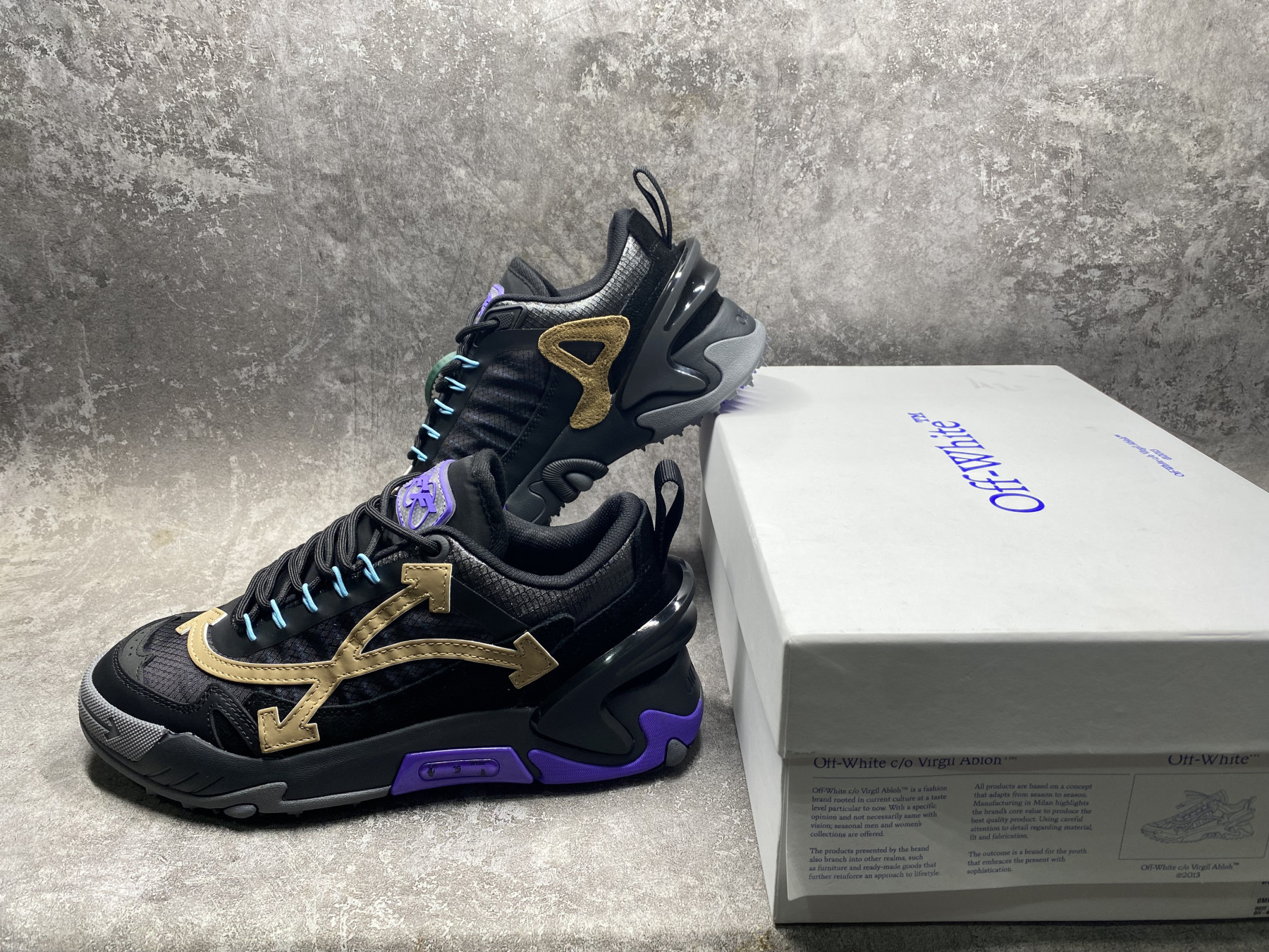 UA Off-White Odsy-2000 Sneaker