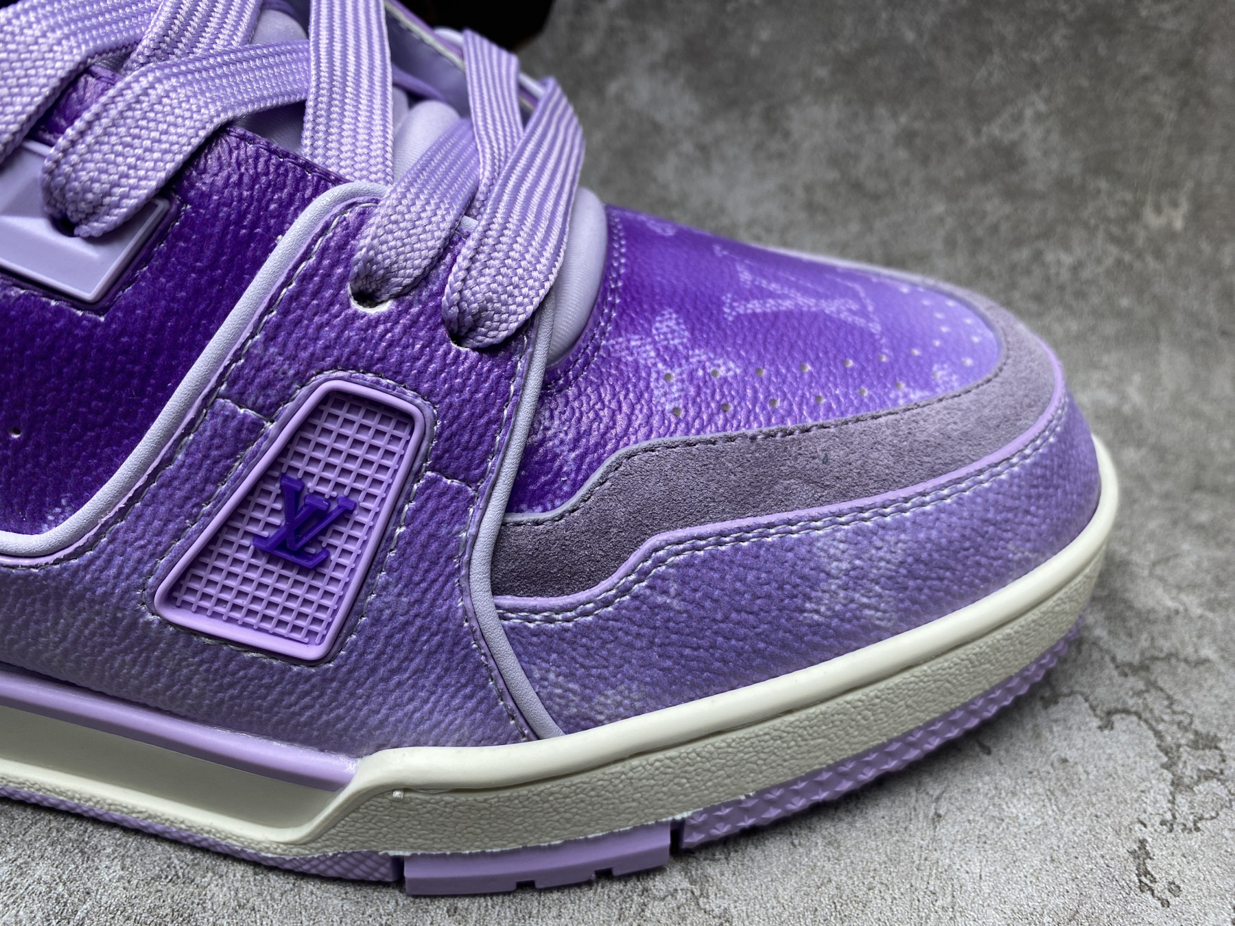 UA LV trainer Sneakers