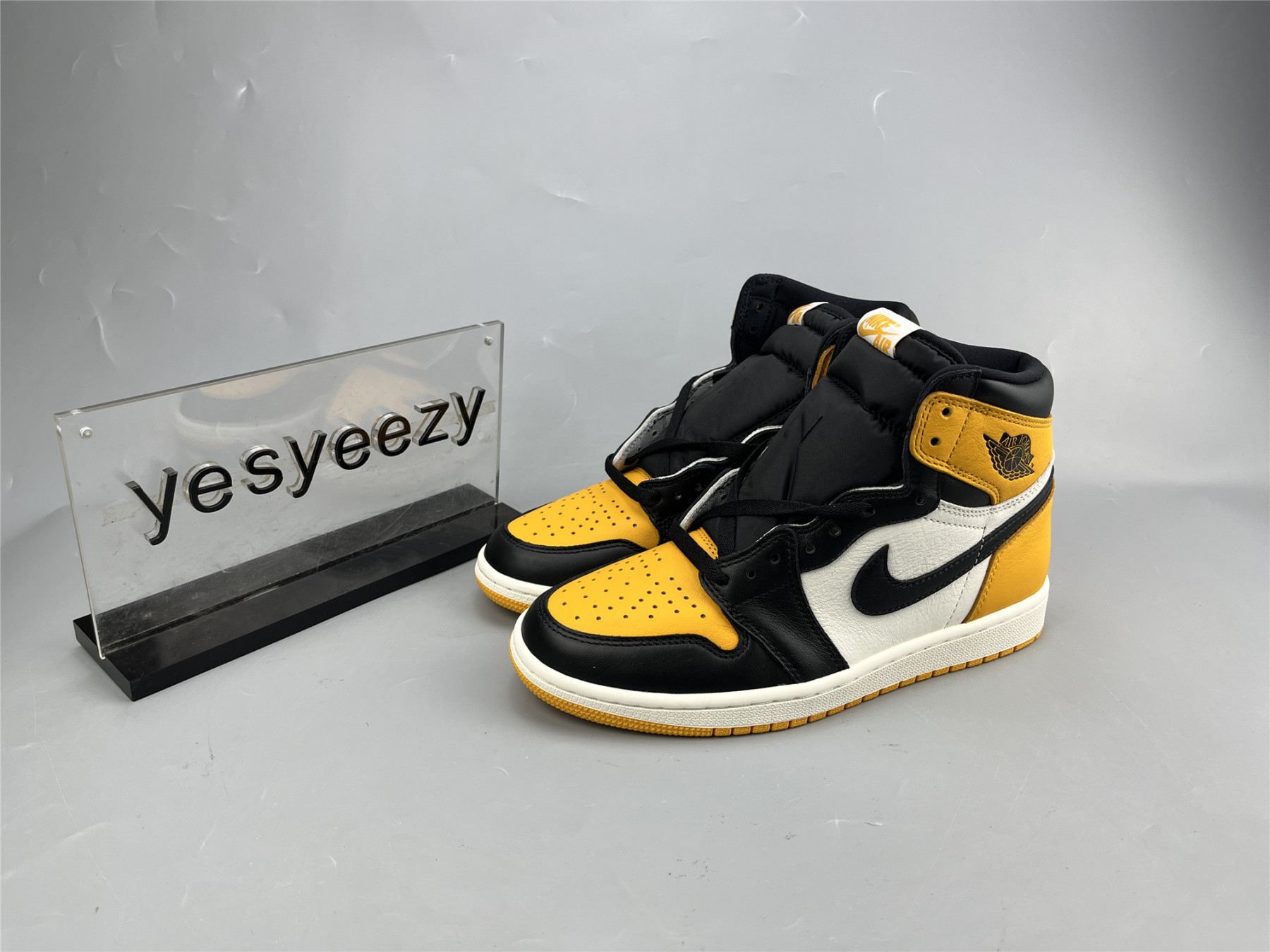 UA AIR JORDAN 1 RETRO HIGH OG 