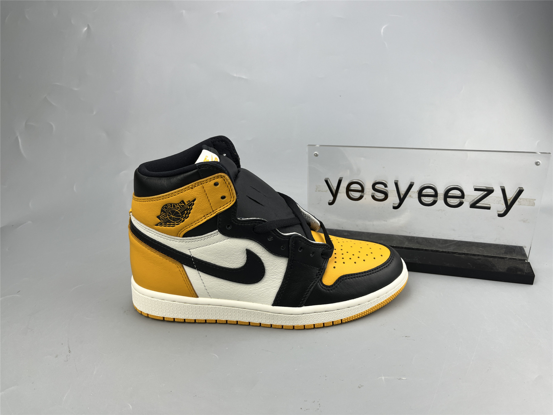 UA AIR JORDAN 1 RETRO HIGH OG 