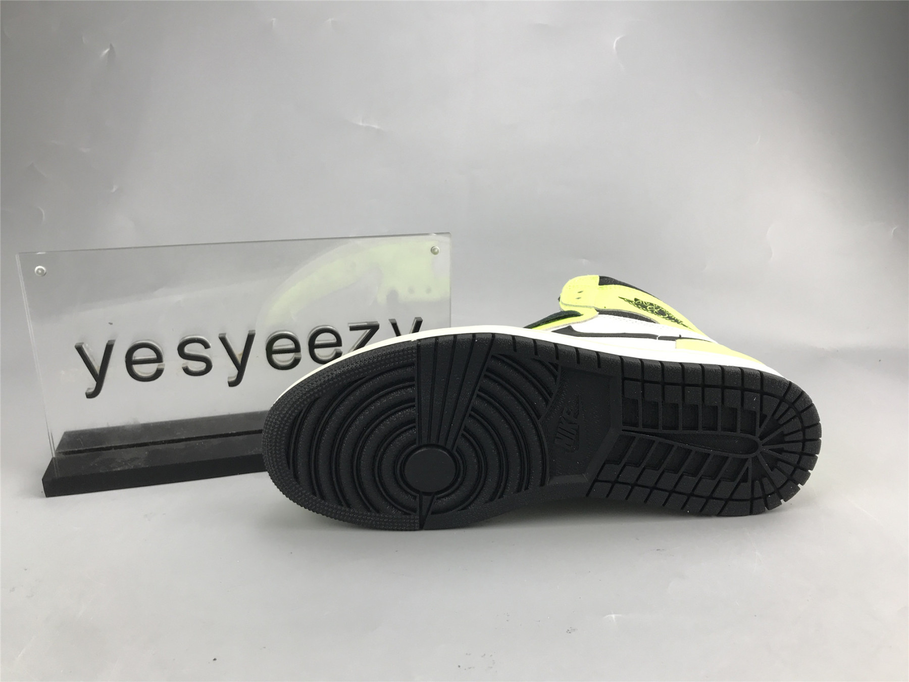 UA AIR JORDAN 1 HIGH OG â€œVISIONAIREâ€