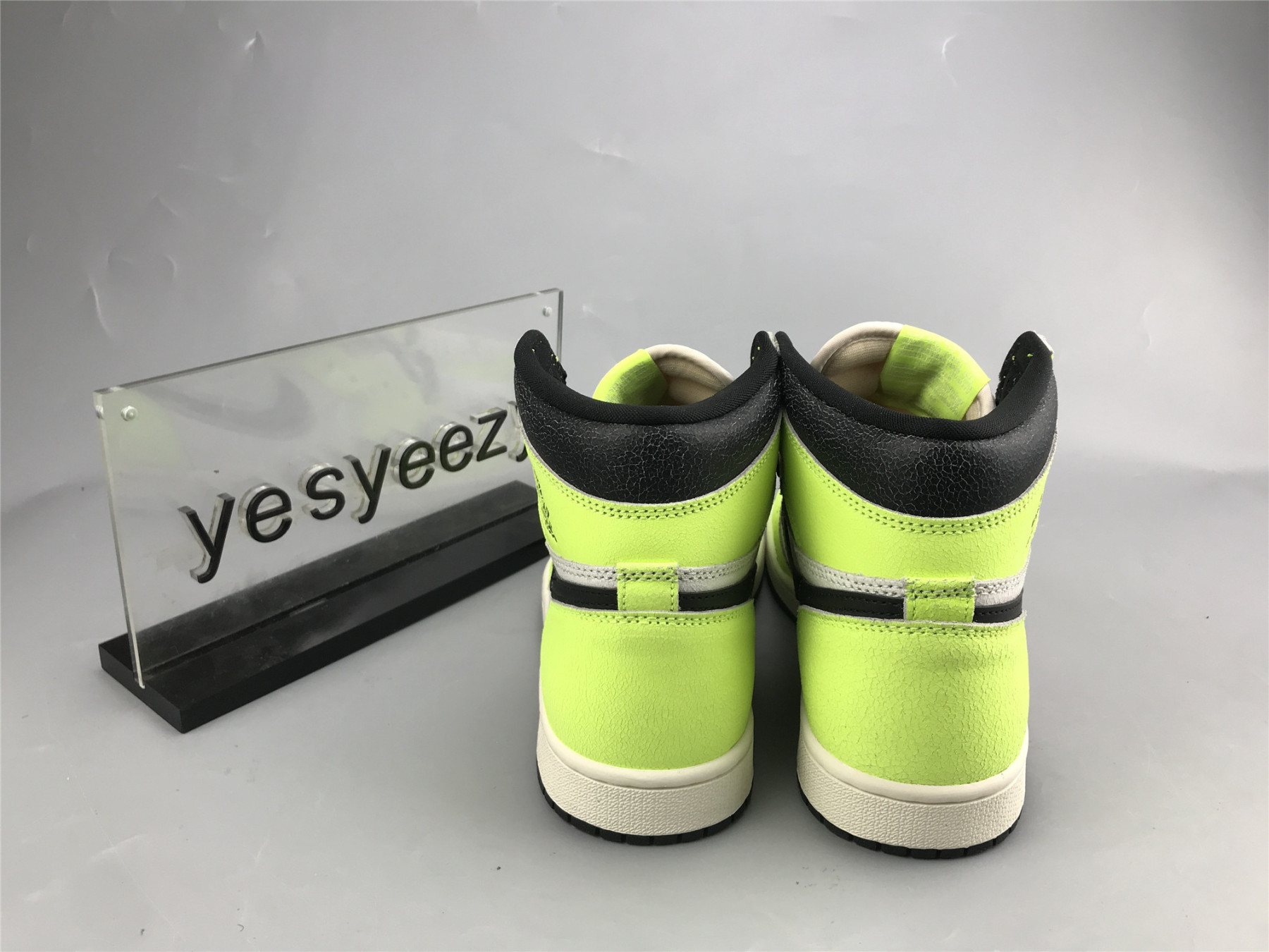 UA AIR JORDAN 1 HIGH OG â€œVISIONAIREâ€