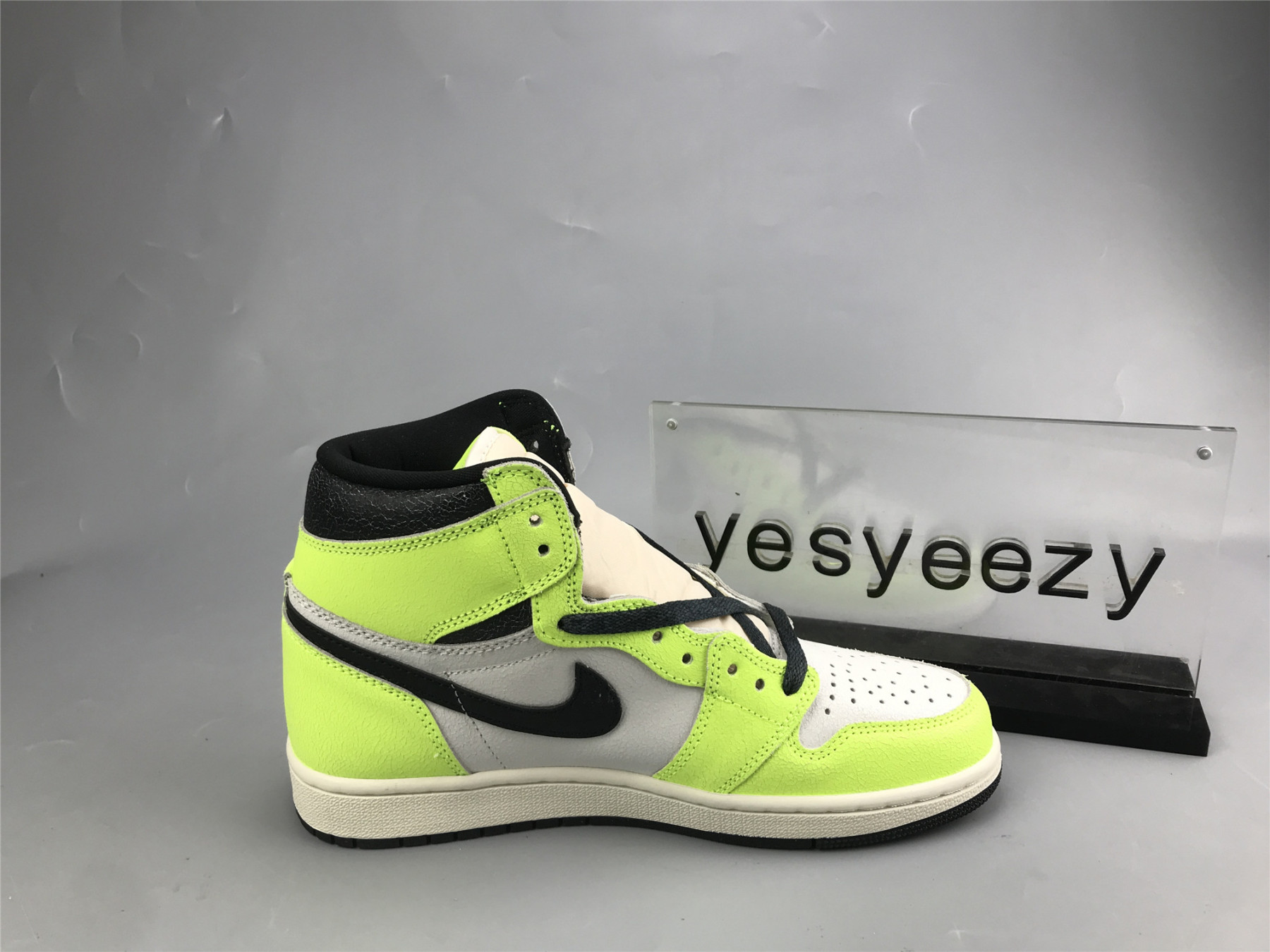 UA AIR JORDAN 1 HIGH OG â€œVISIONAIREâ€