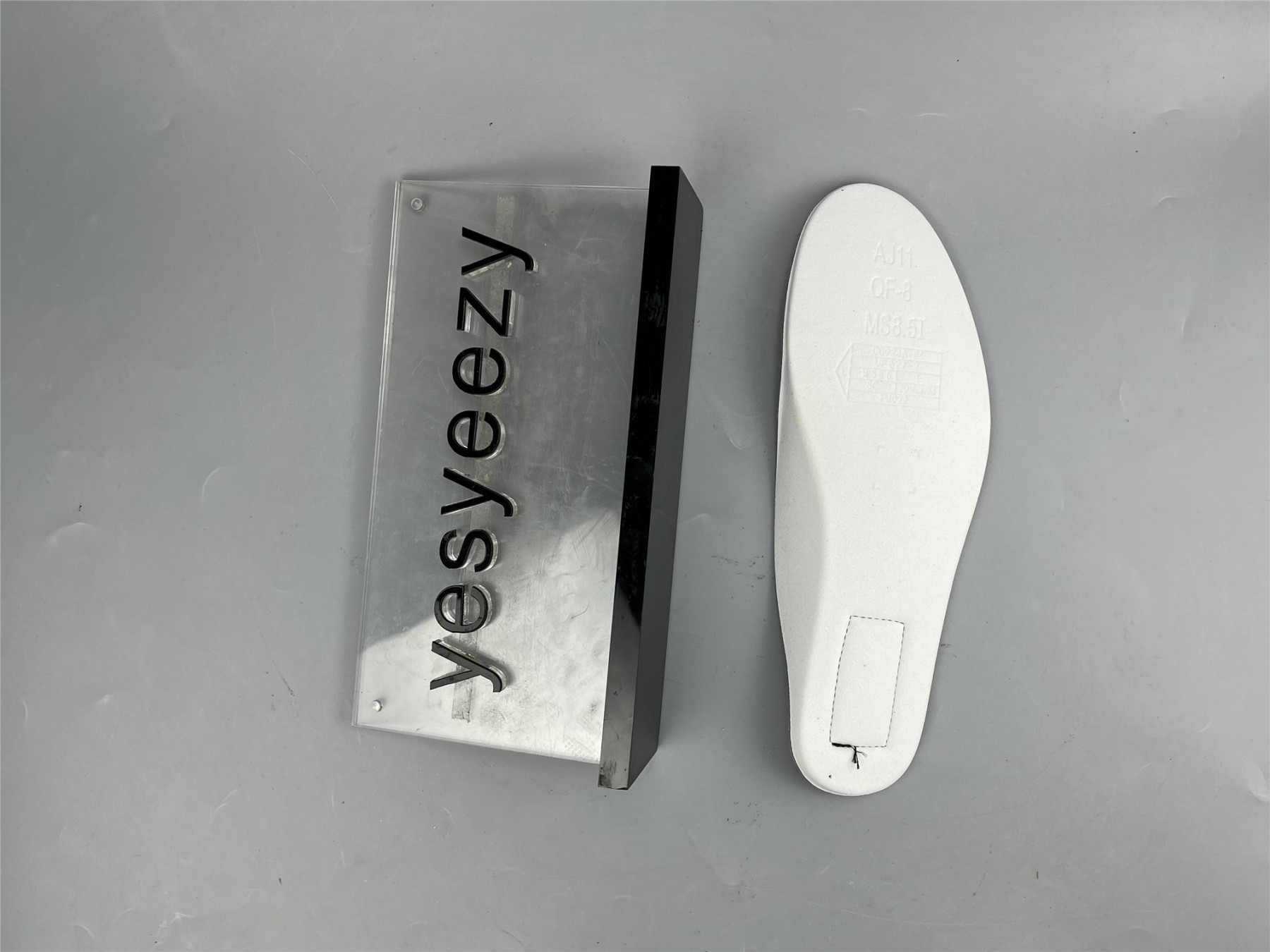 UA AIR JORDAN 3 RETRO 