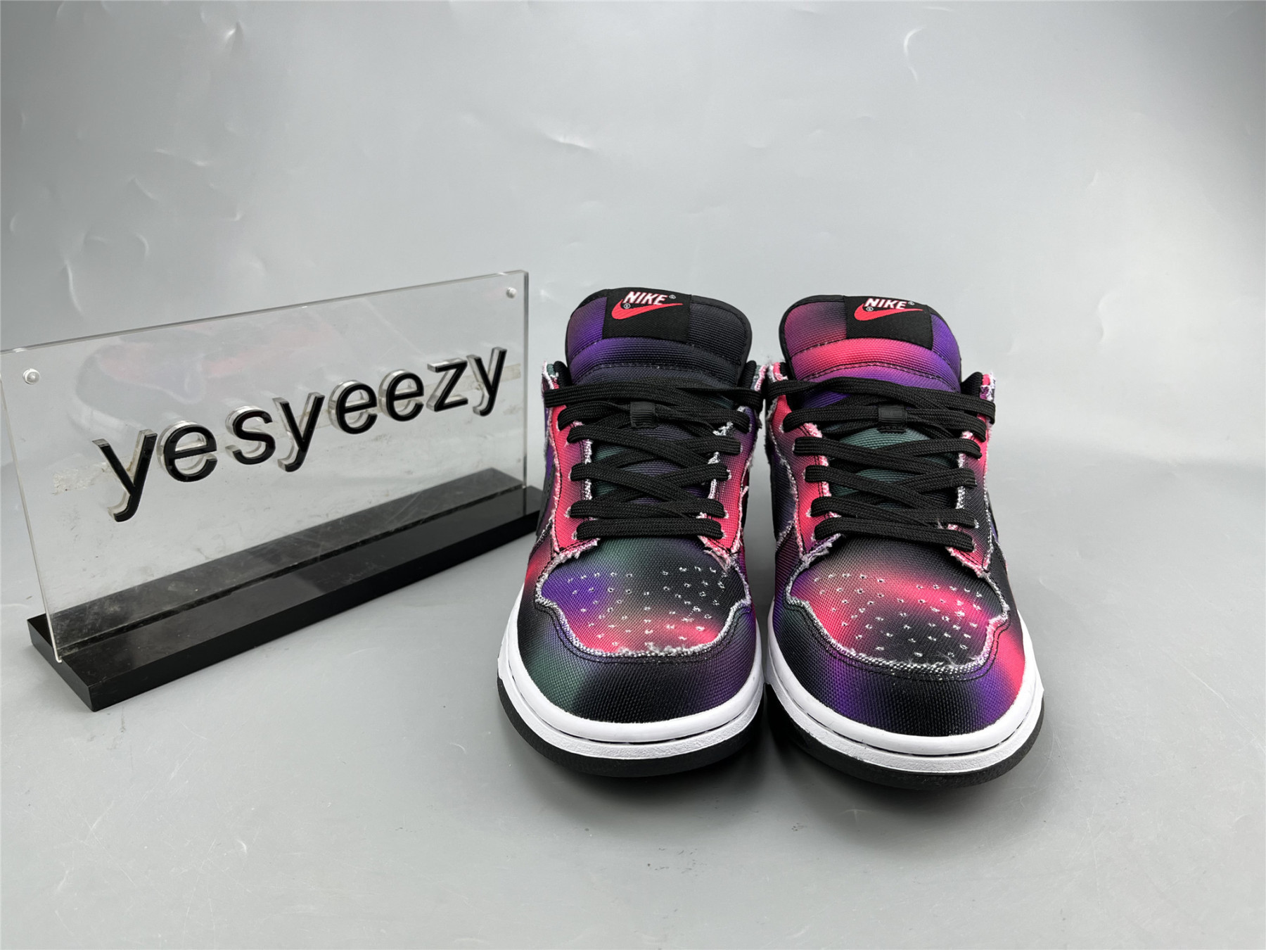 UA NIKE DUNK LOW "GRAFFITI"