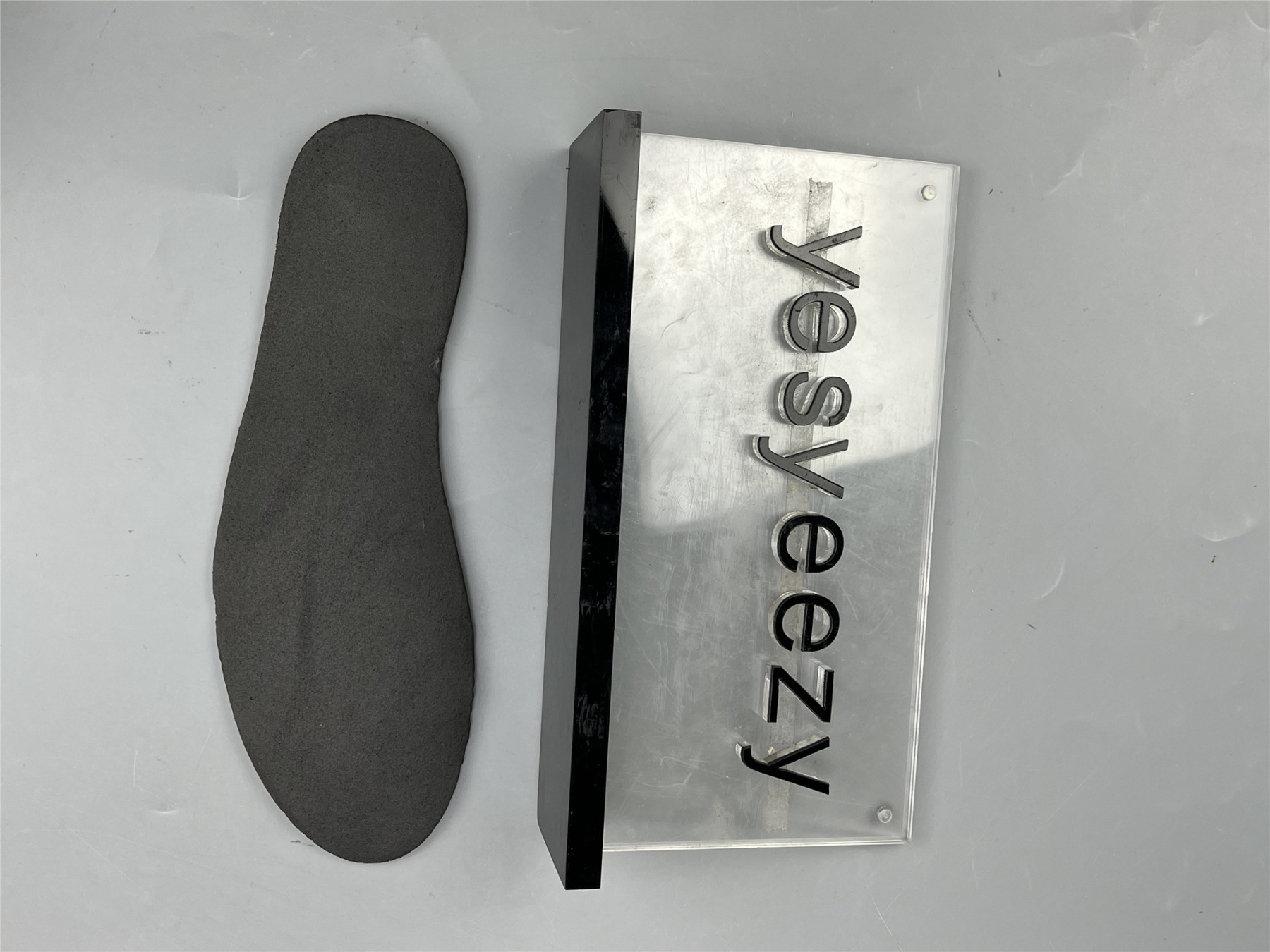 UA AIR JORDAN 3 RETRO 