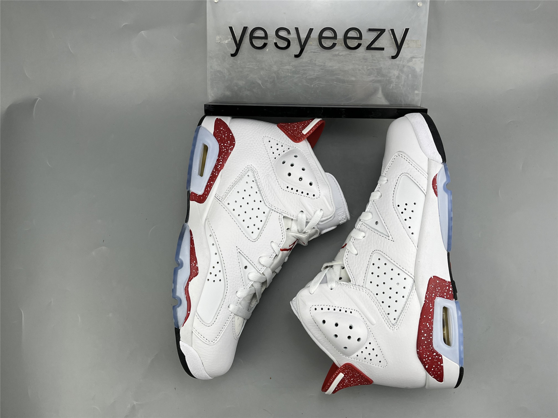 UA AIR JORDAN 6 RETRO 
