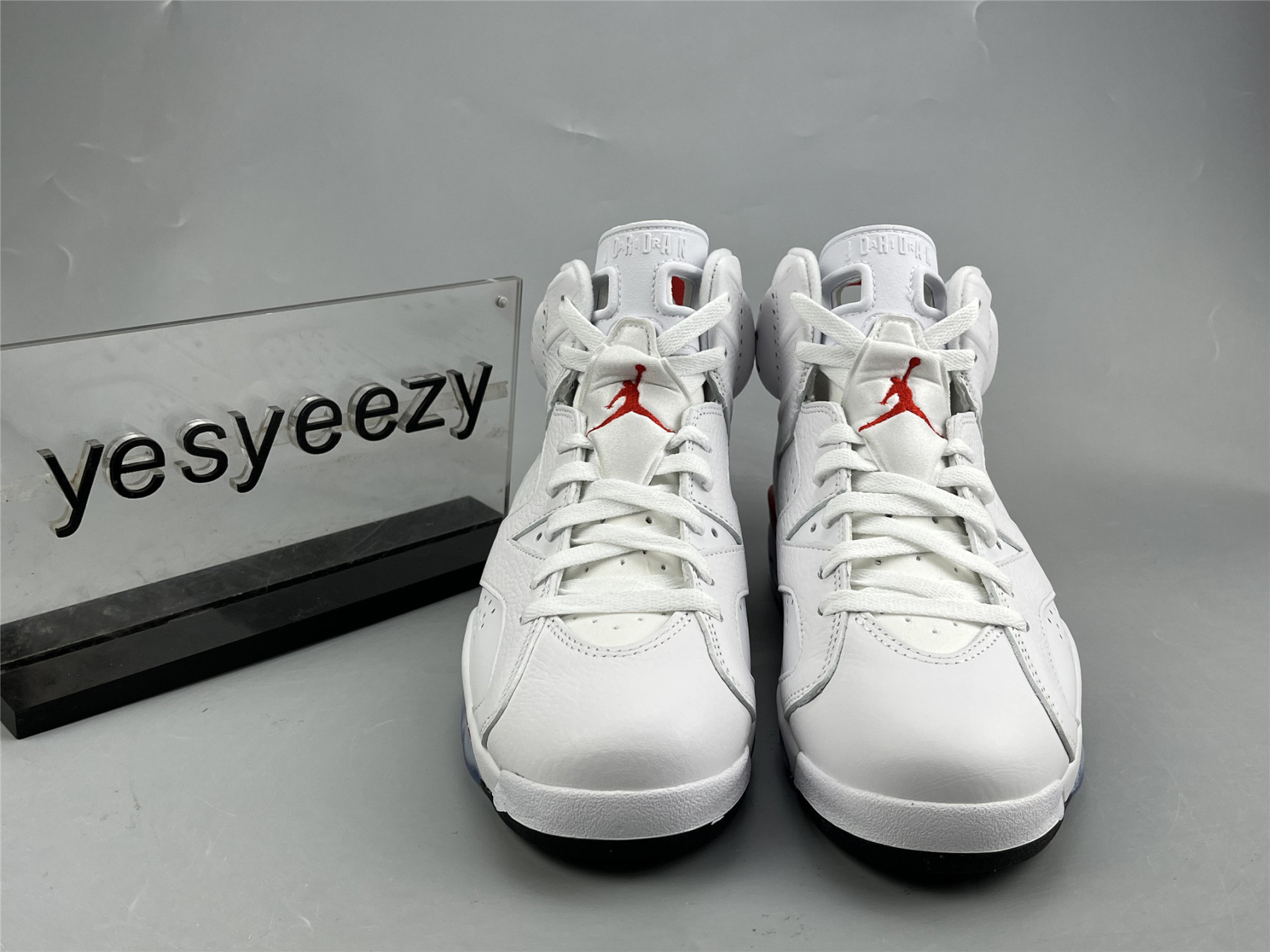 UA AIR JORDAN 6 RETRO 