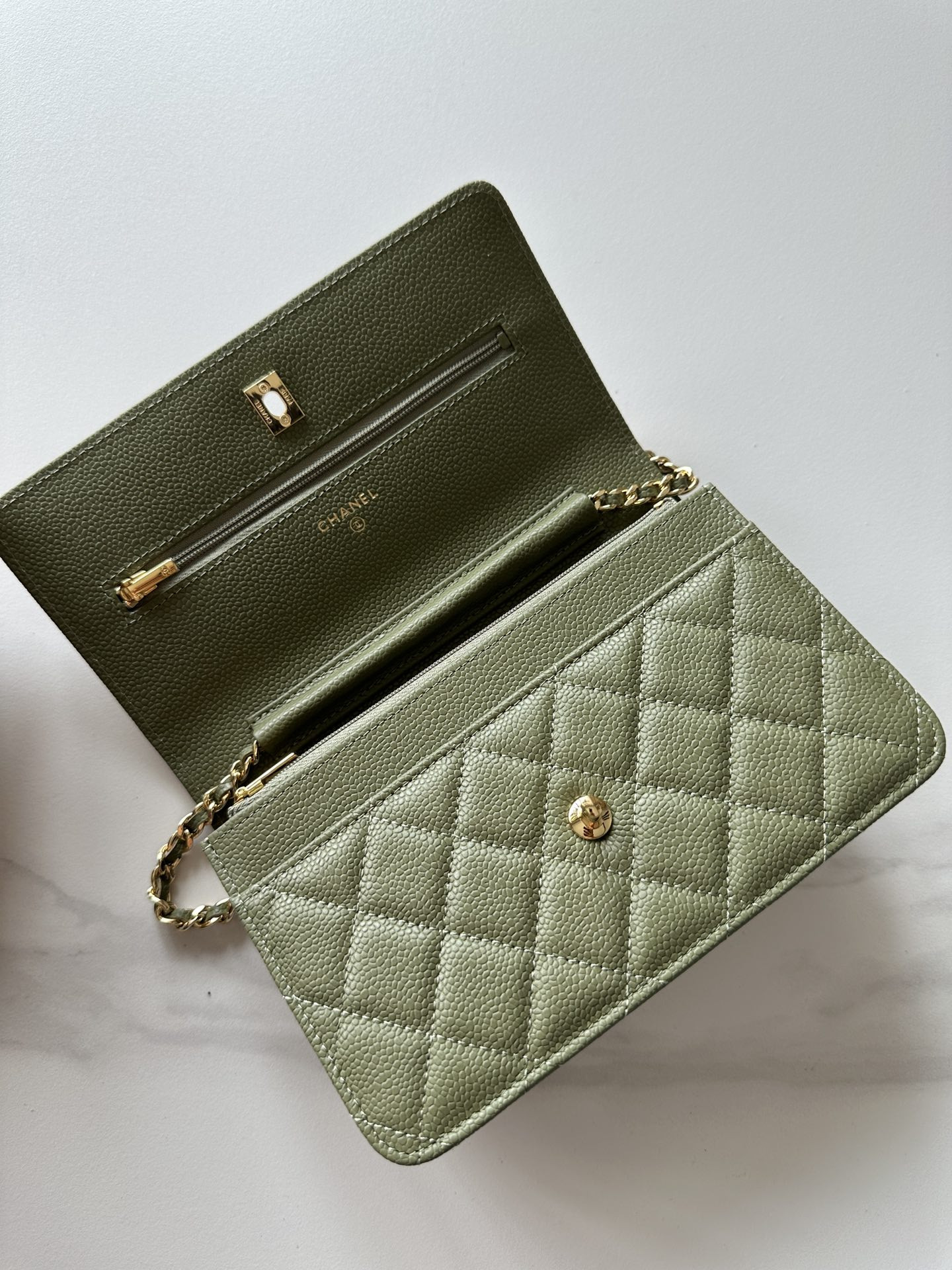 Ch**el woc classic wallet on chain 13x19cm