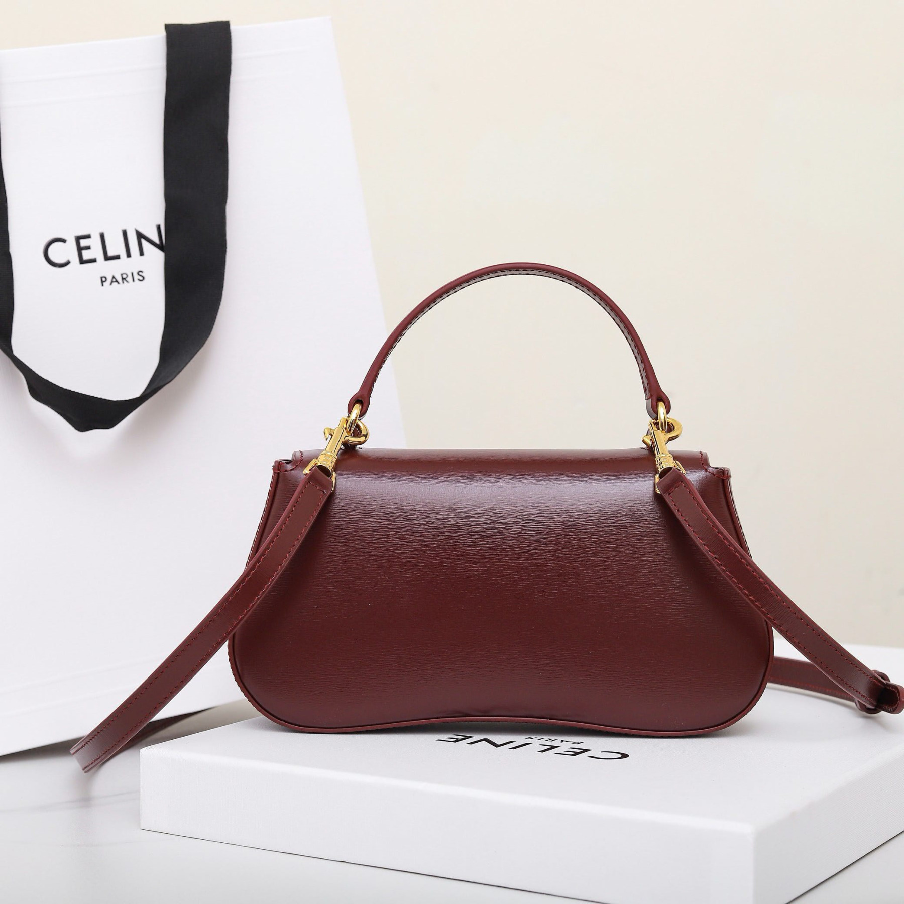 Celine TEEN CELINE LOLA IN shiny calfskin 20x11.5x5cm